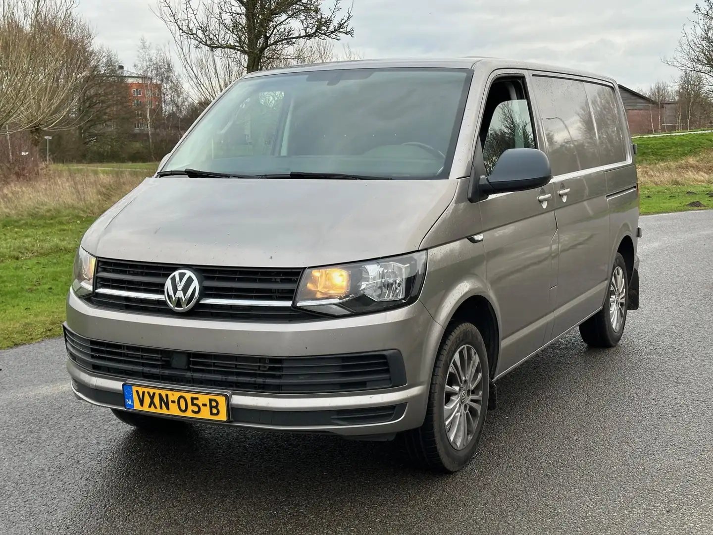 Volkswagen Transporter 2.0 TDI L1H2 DSG Automaat | Dubbele schuifdeur Air Brown - 2