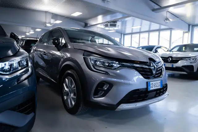 Renault Captur view 2