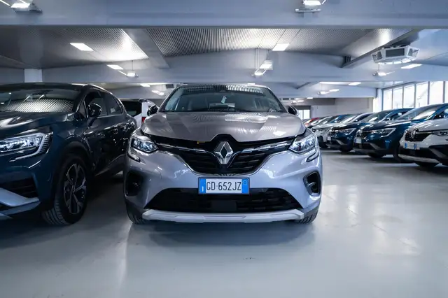 Renault Captur view 3