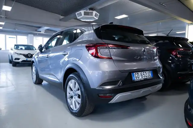 Renault Captur view 4