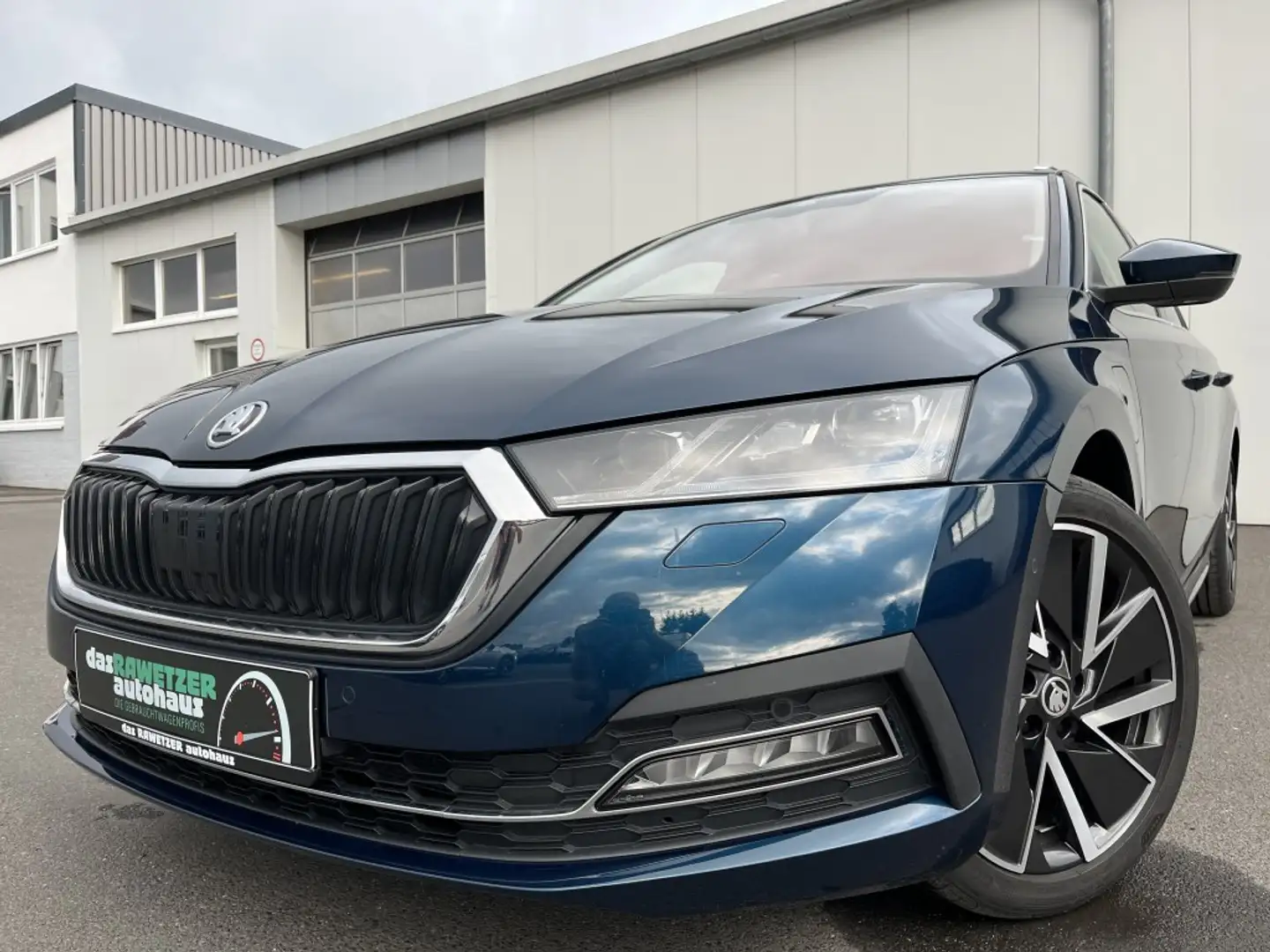 Skoda Octavia Combi 1.4 TSI e-Hybrid Style Head Up Virtual Cockp Blauw - 1