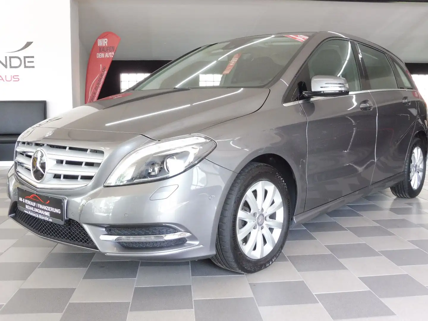 Mercedes-Benz B 200 Aut. XEN/SPUR-ASS/TW-ASS/NAV/DISTR/KAM/1.H Gris - 2