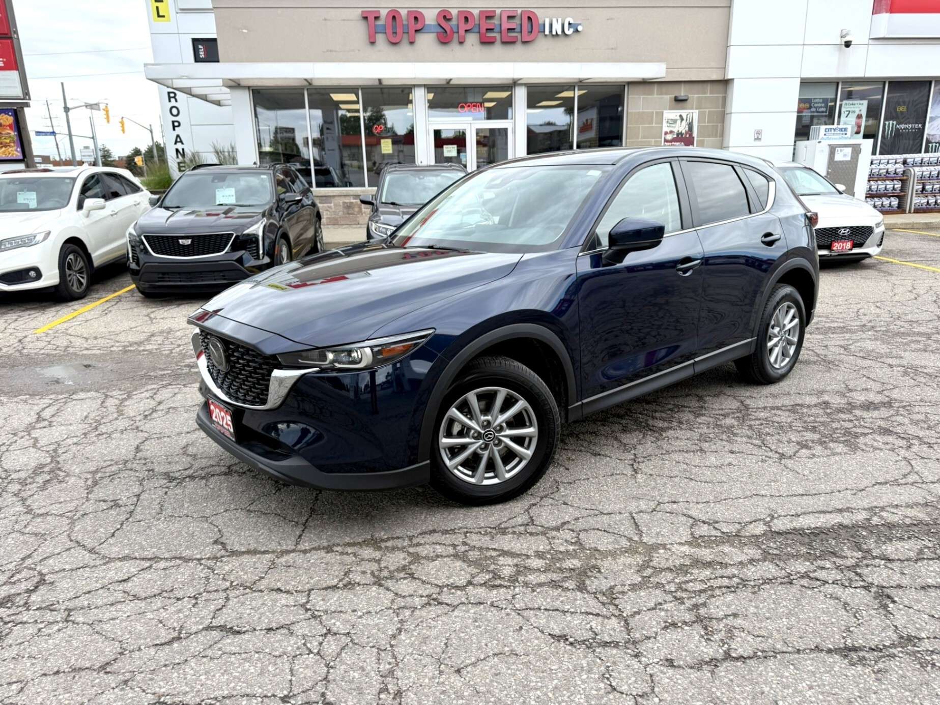 2025 Mazda CX-5 GS AWD / Heated Seats / Low KM / Certified