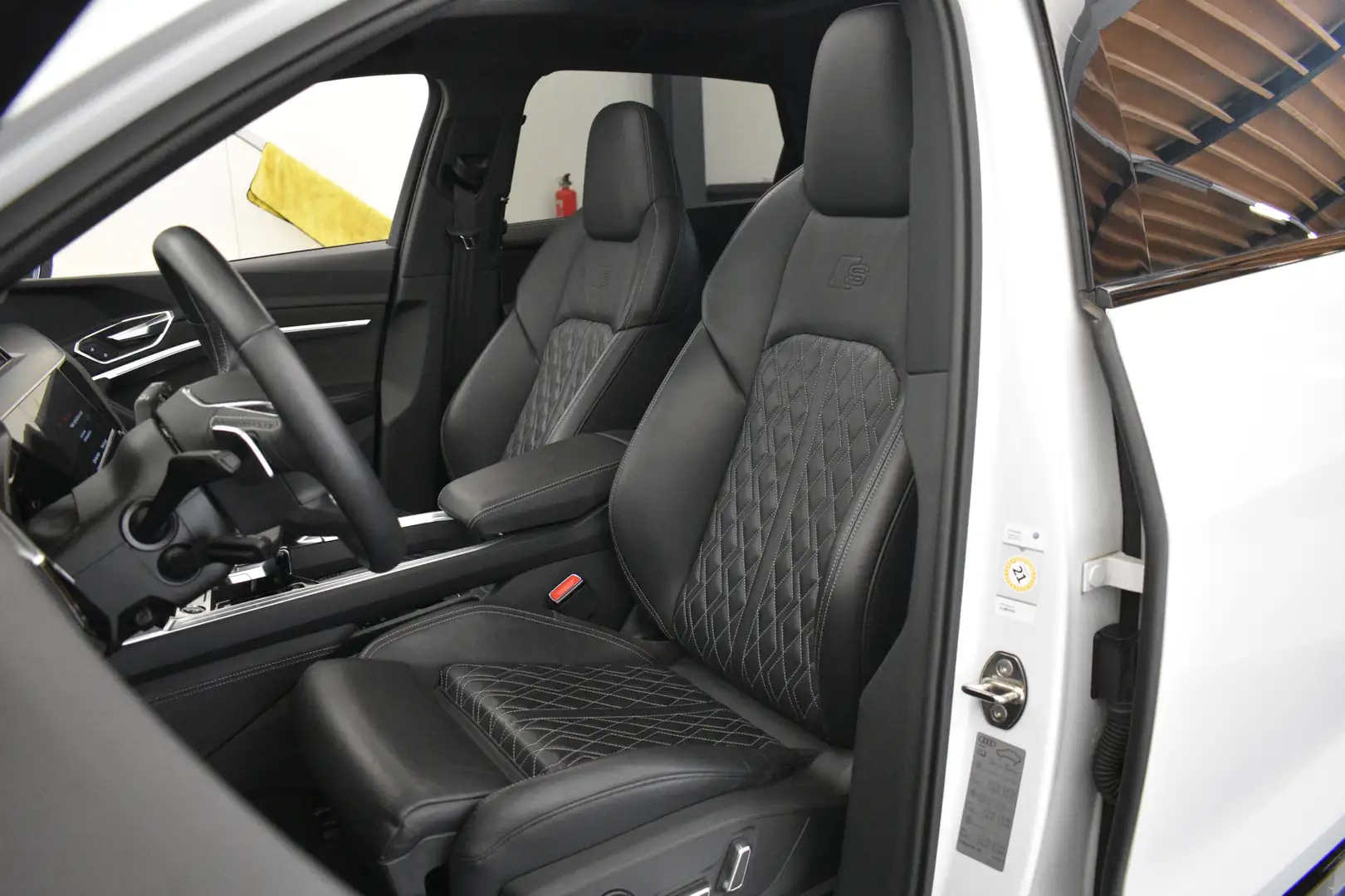 Audi e-tron 55 quattro 408 PK RS-Seats Black-Optic S-Line 21” Wit - 2