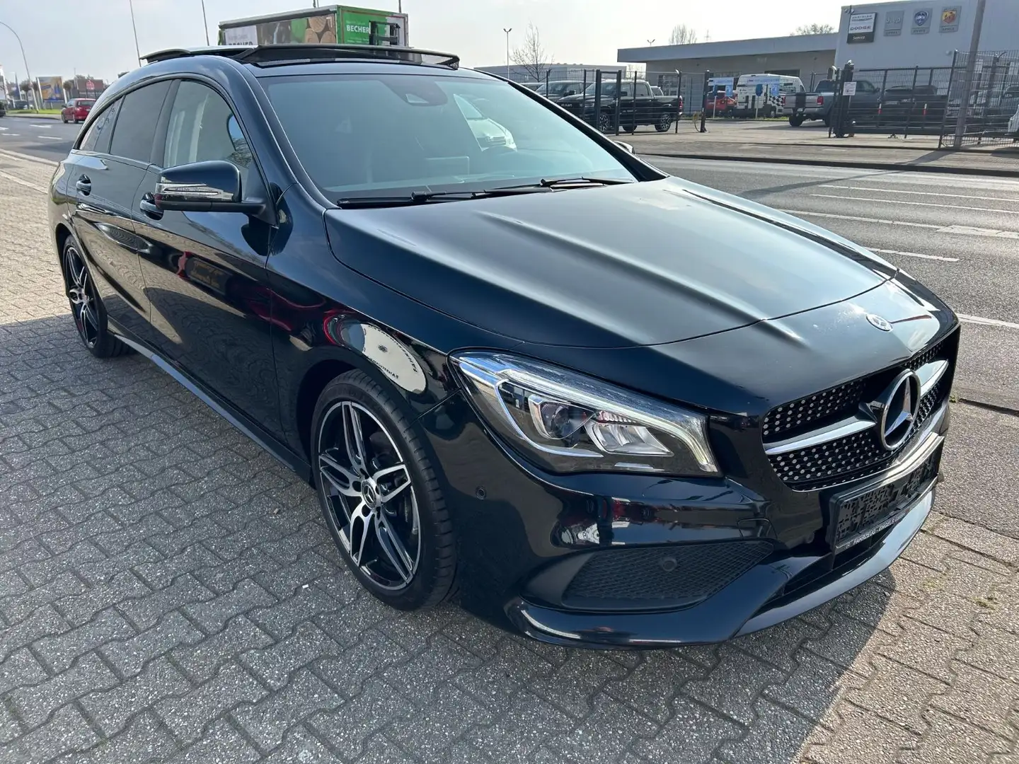 Mercedes-Benz CLA 200 AMG LINE PANO NIGHTP. LED KAMERA Schwarz - 2