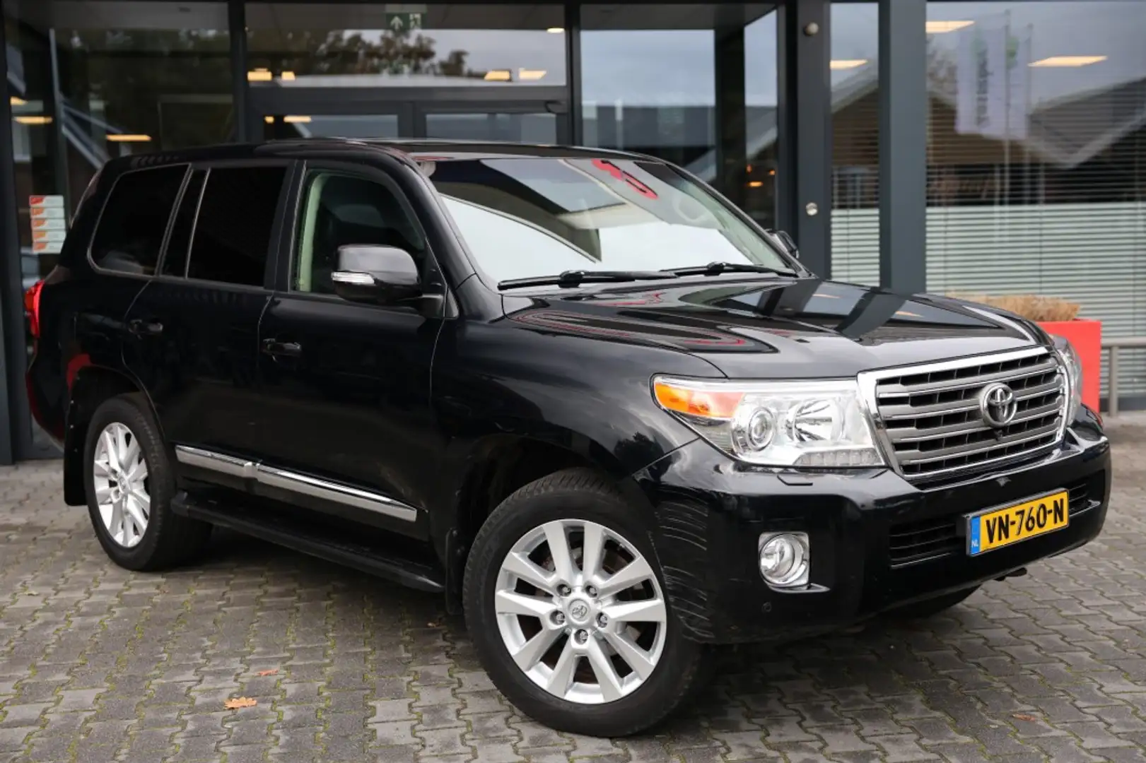Toyota Land Cruiser 4.5 D-4D EXECUTIVE A/T VAN Zwart - 1