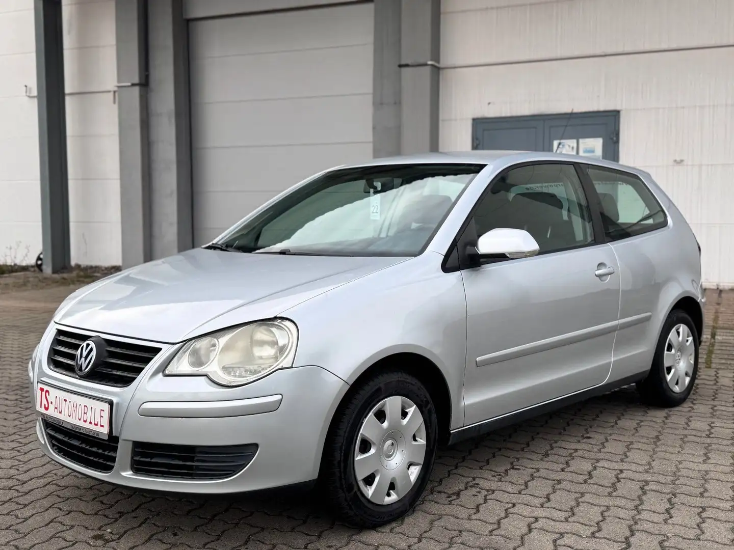 Volkswagen Polo IV Comfortline*KLIMA*1.HAND*SCHECKHEFT*TÜV* Silber - 2
