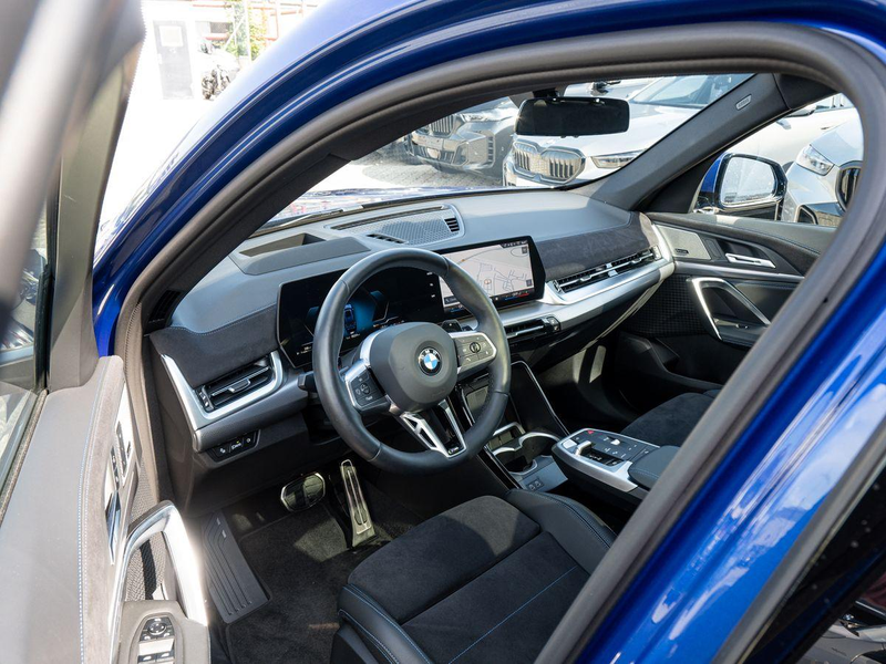 BMW X1 sDrive20i M-Sport PRO AHK PANO ACC HuD eSitze — photo 6