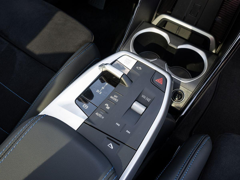 BMW X1 sDrive20i M-Sport PRO AHK PANO ACC HuD eSitze — photo 14