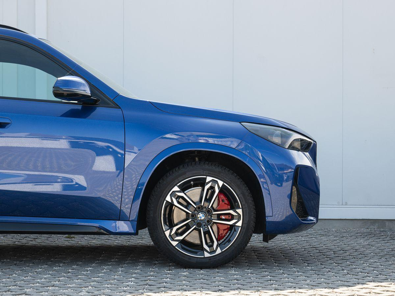BMW X1 sDrive20i M-Sport PRO AHK PANO ACC HuD eSitze — photo 4