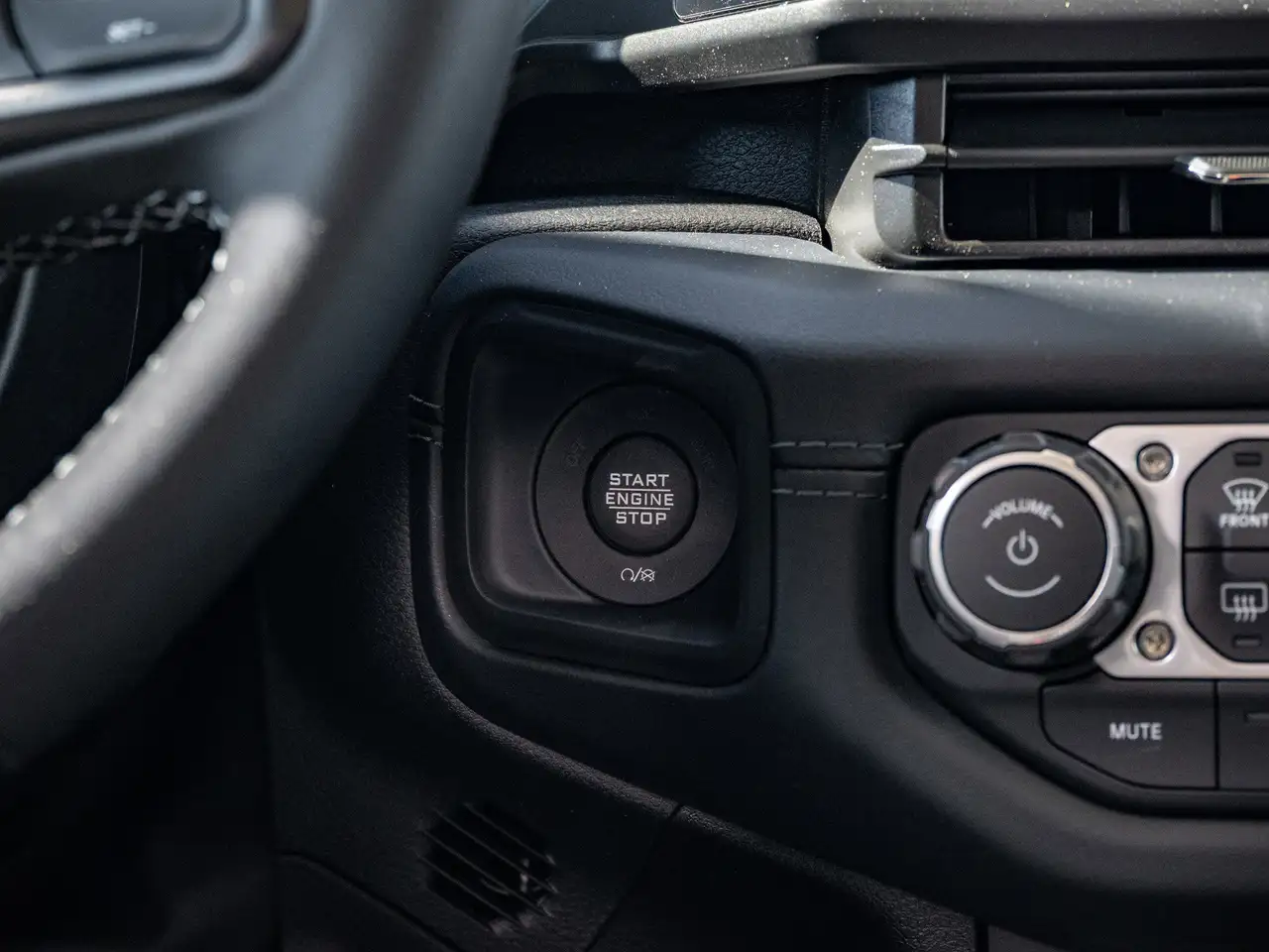 Jeep Gladiator снимка Jeep Gladiator