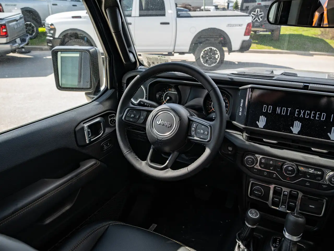 Jeep Gladiator снимка Jeep Gladiator