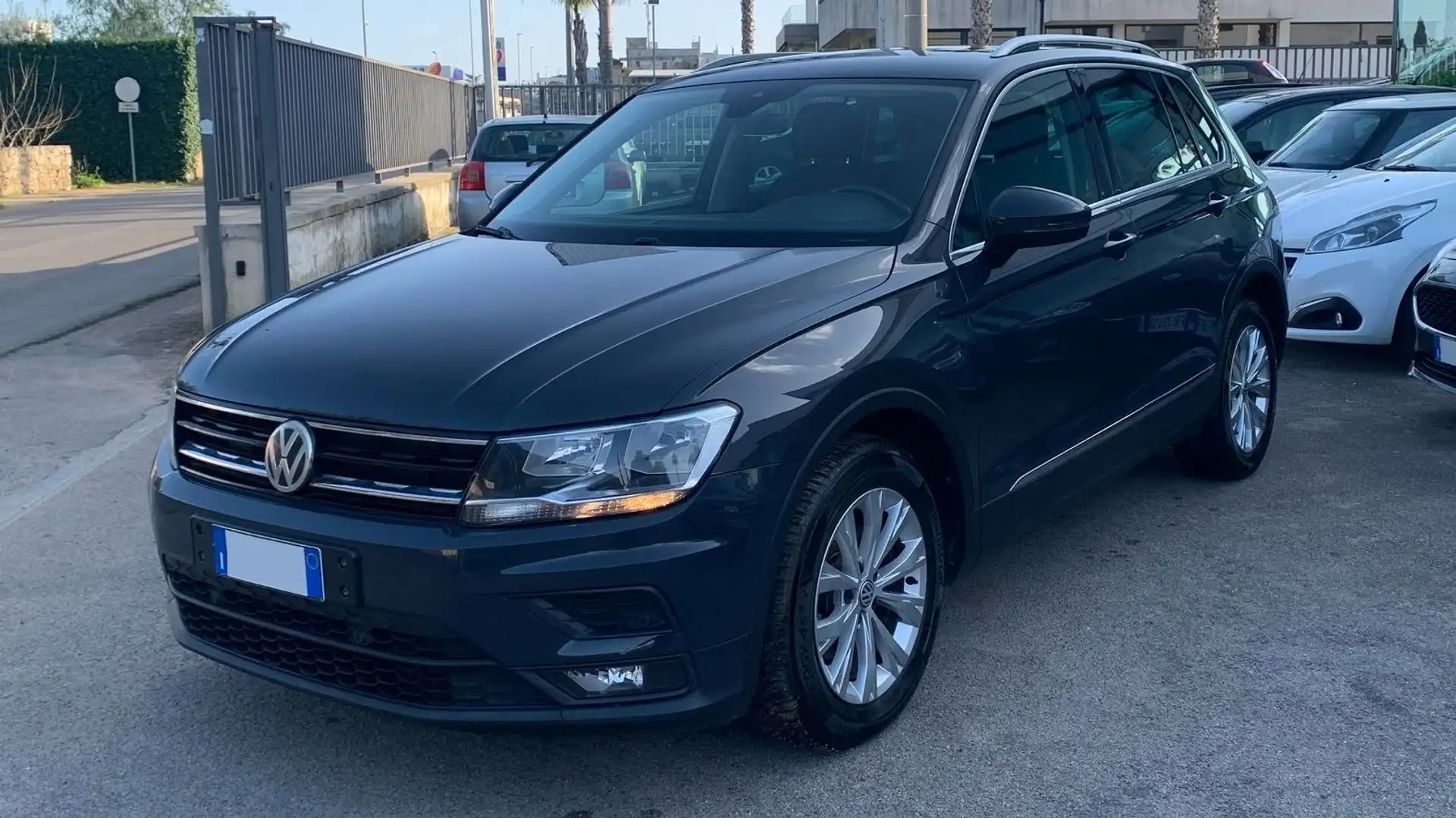 Volkswagen Tiguan 1.6 tdi Sport 115cv Grigio - 2
