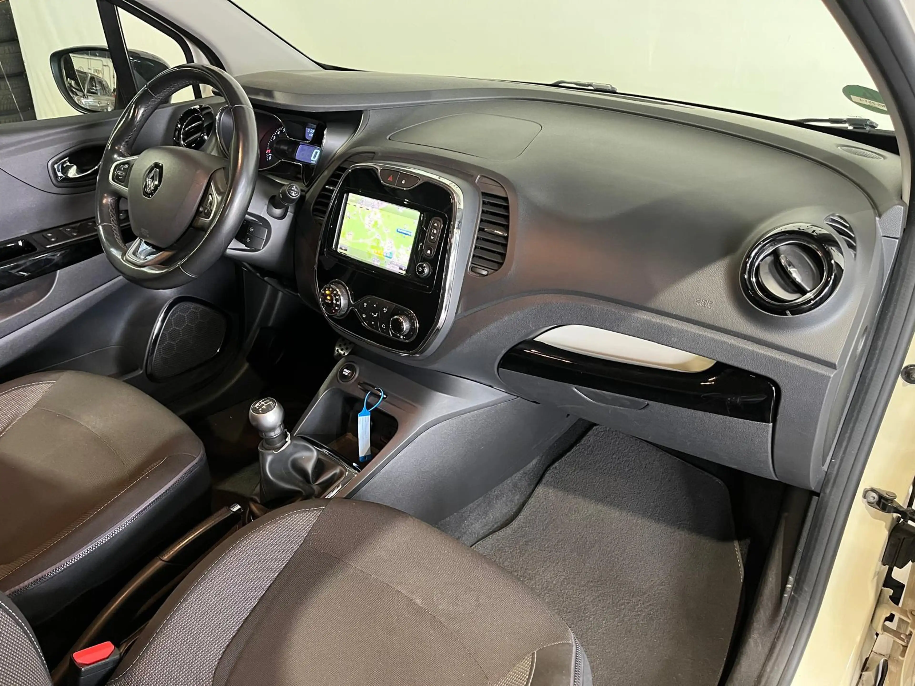 Renault Captur 0.9 TCe Dynamique — photo 11