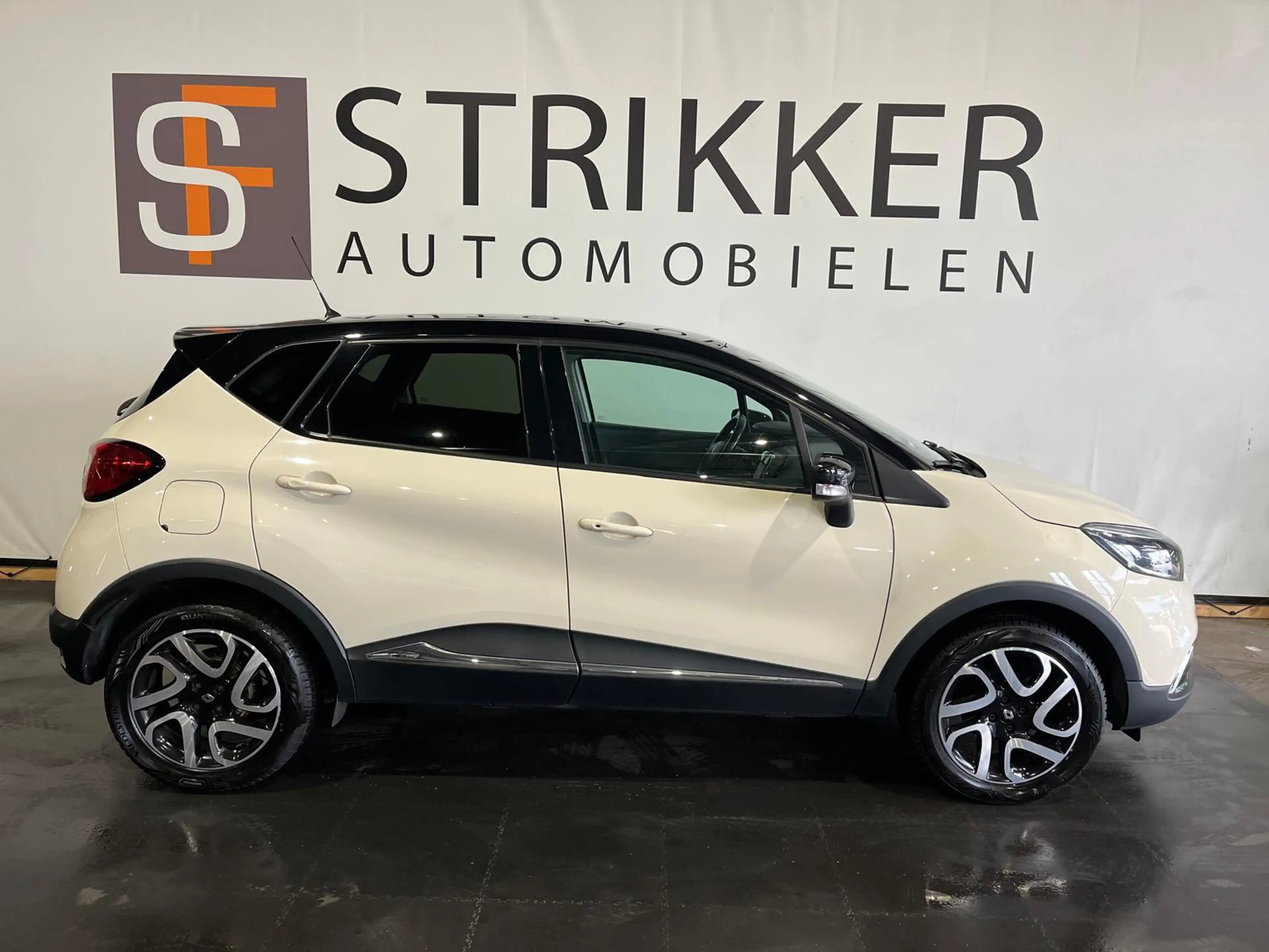 Renault Captur 0.9 TCe Dynamique — photo 6