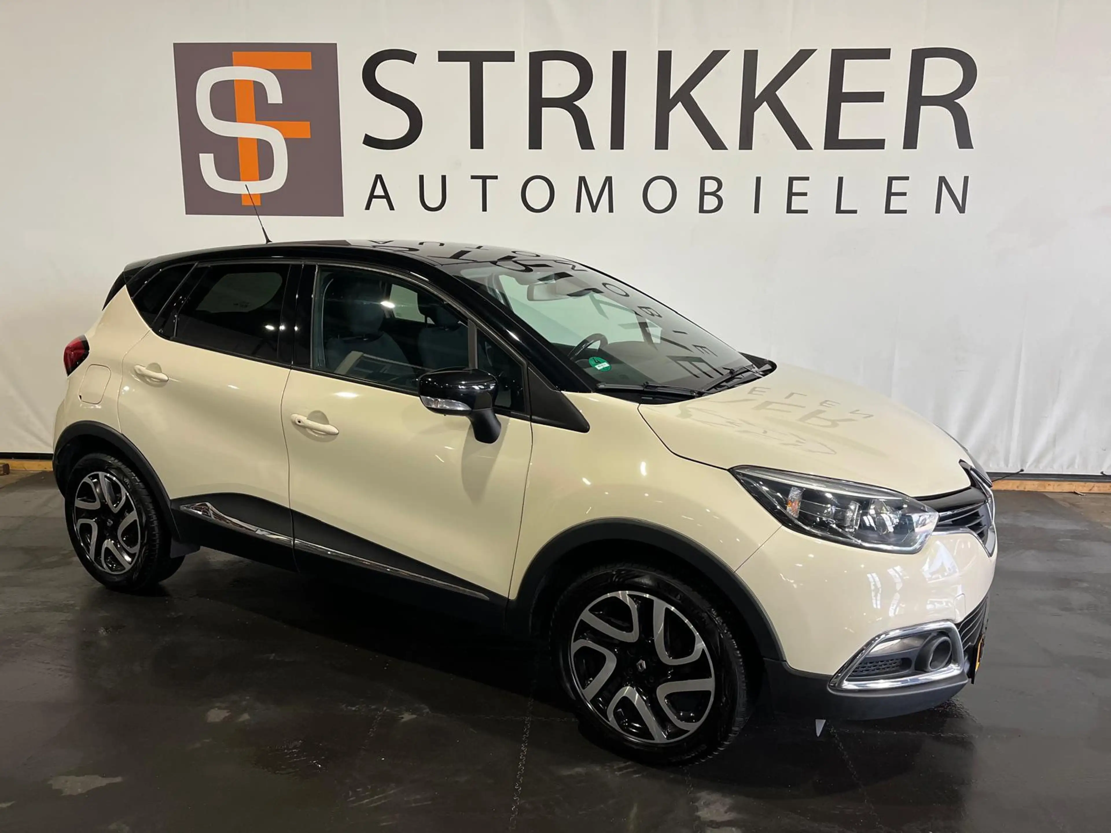 Renault Captur 0.9 TCe Dynamique — photo 2