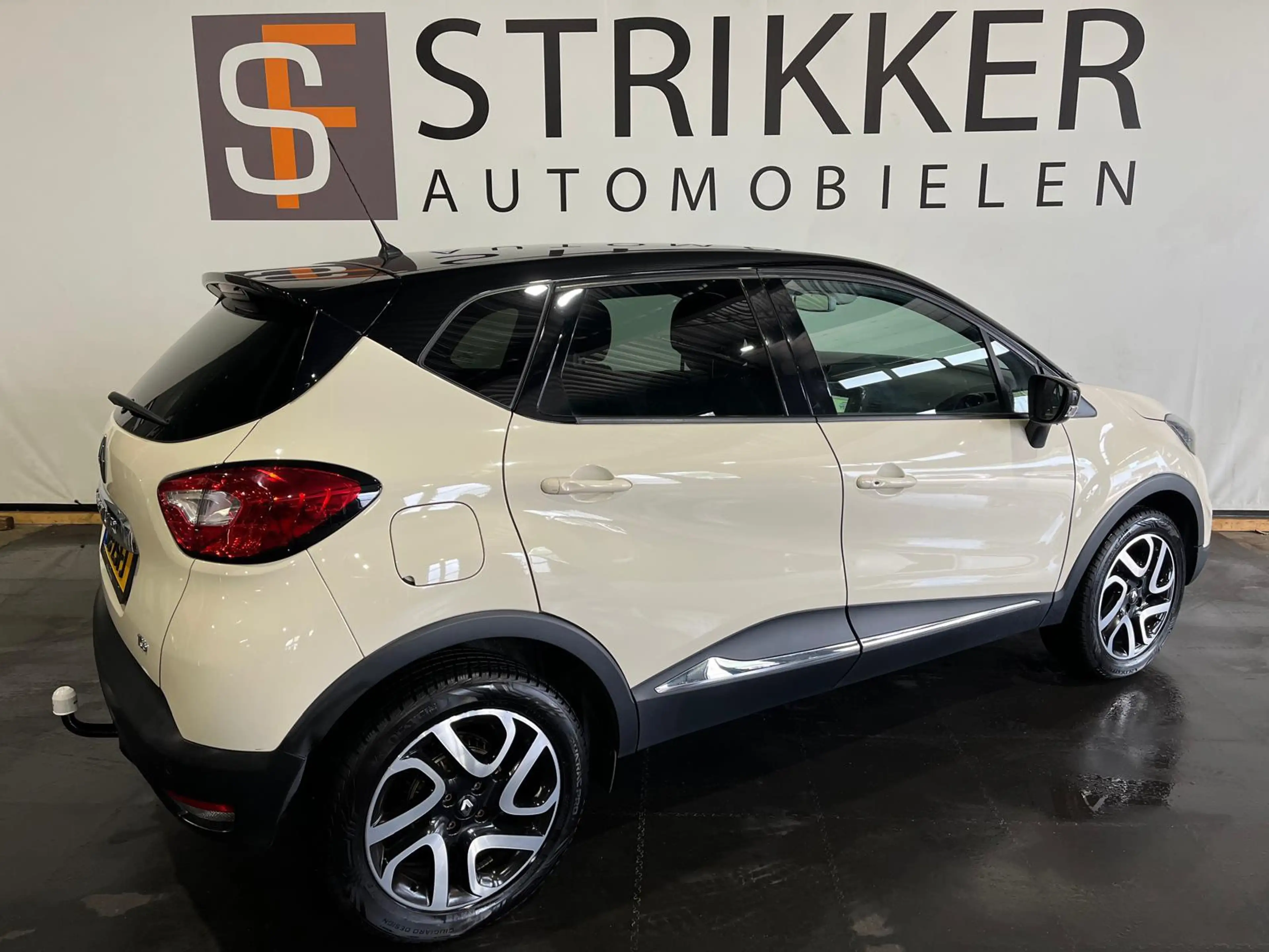 Renault Captur 0.9 TCe Dynamique — photo 5