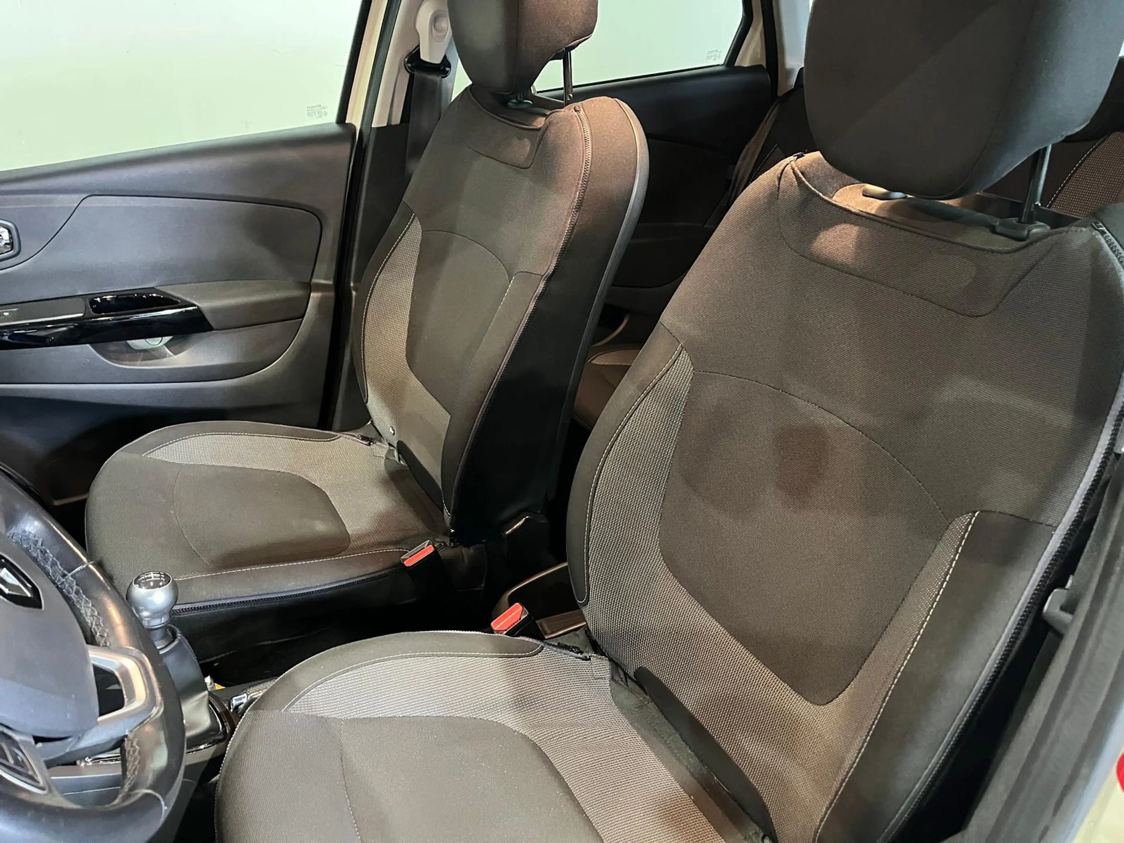 Renault Captur 0.9 TCe Dynamique — photo 8
