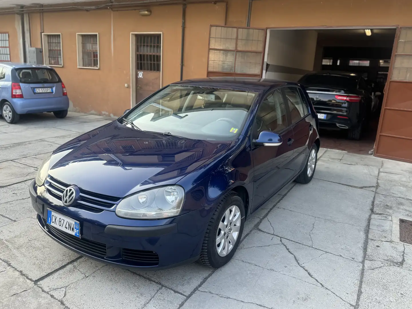 Volkswagen Golf 5p 1.9 tdi Trendline - 2