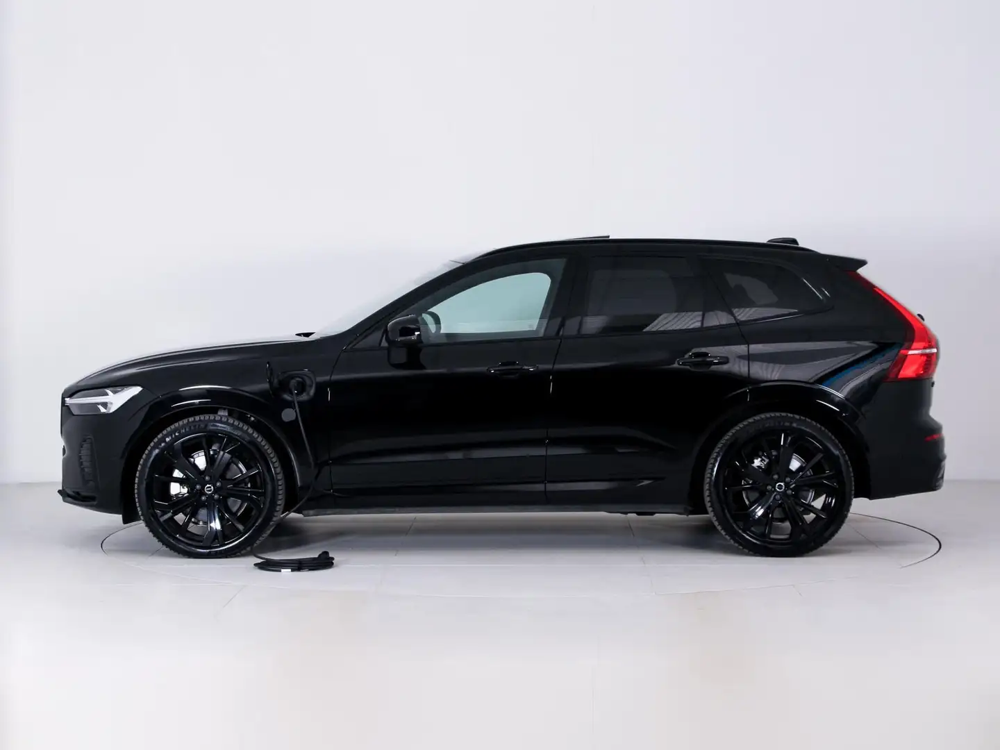 Volvo XC60 XC60 T6 PLUG IN PHEV ULTRA BALCK EDITION AWD AUT Schwarz - 2
