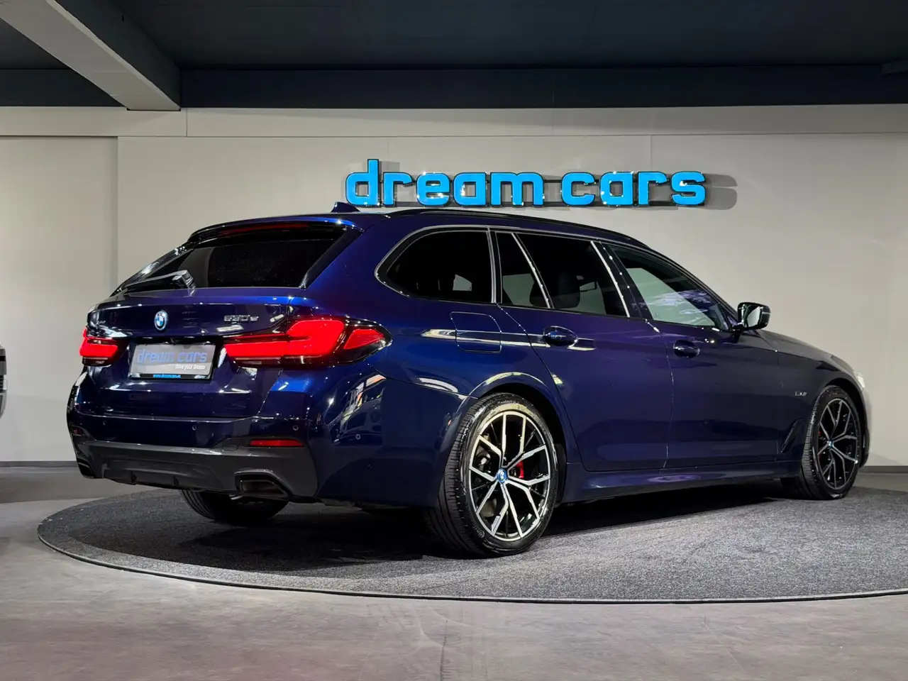 BMW 530 e xDrive Touring Aut. / M PAKET / FACELIFT / SHAD Bild 2