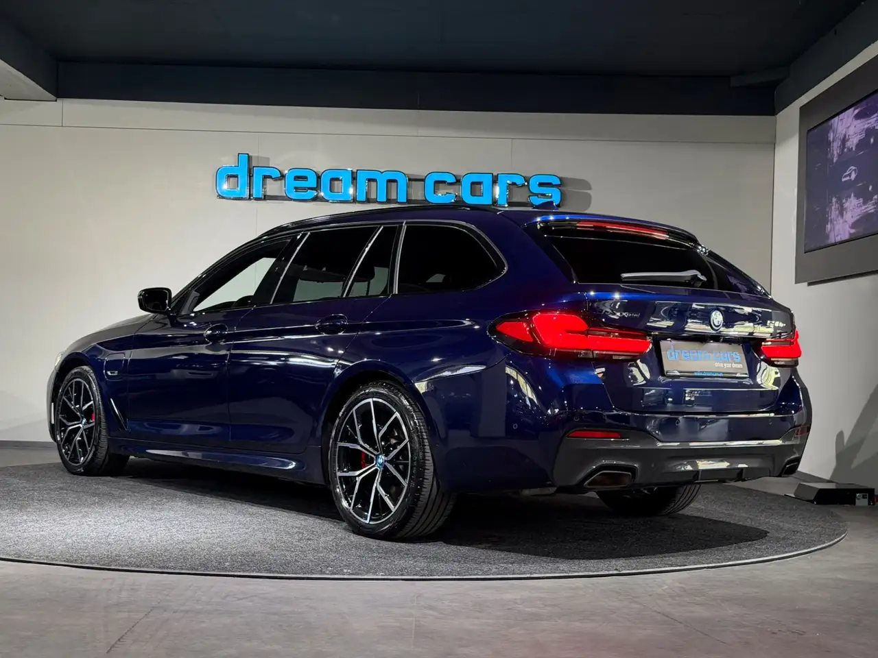 BMW 530 e xDrive Touring Aut. / M PAKET / FACELIFT / SHAD Bild 3