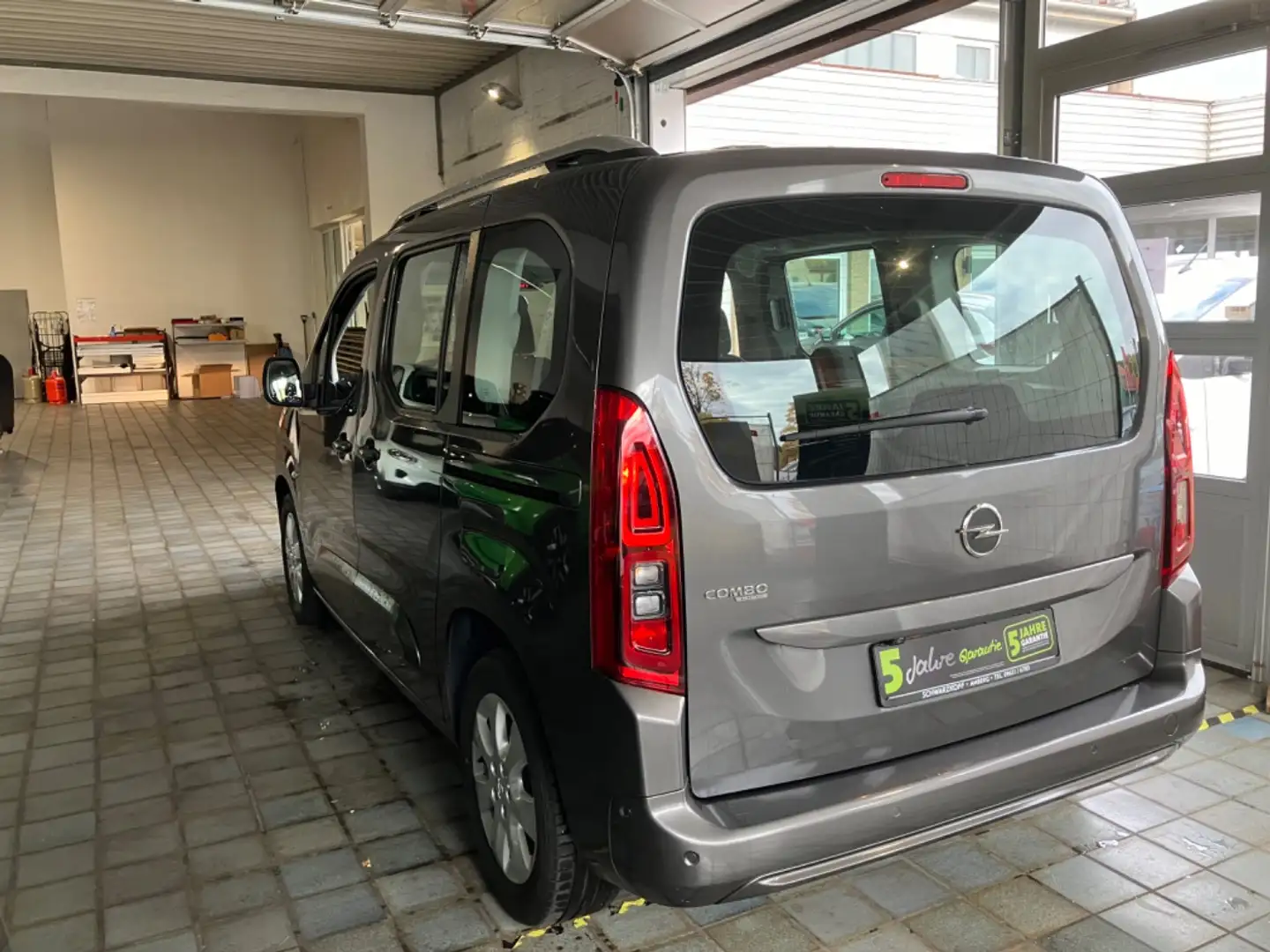 Opel Combo Life 1.2T Fin. ab 2,99% Navi,Rückfahrkamera Gri - 2