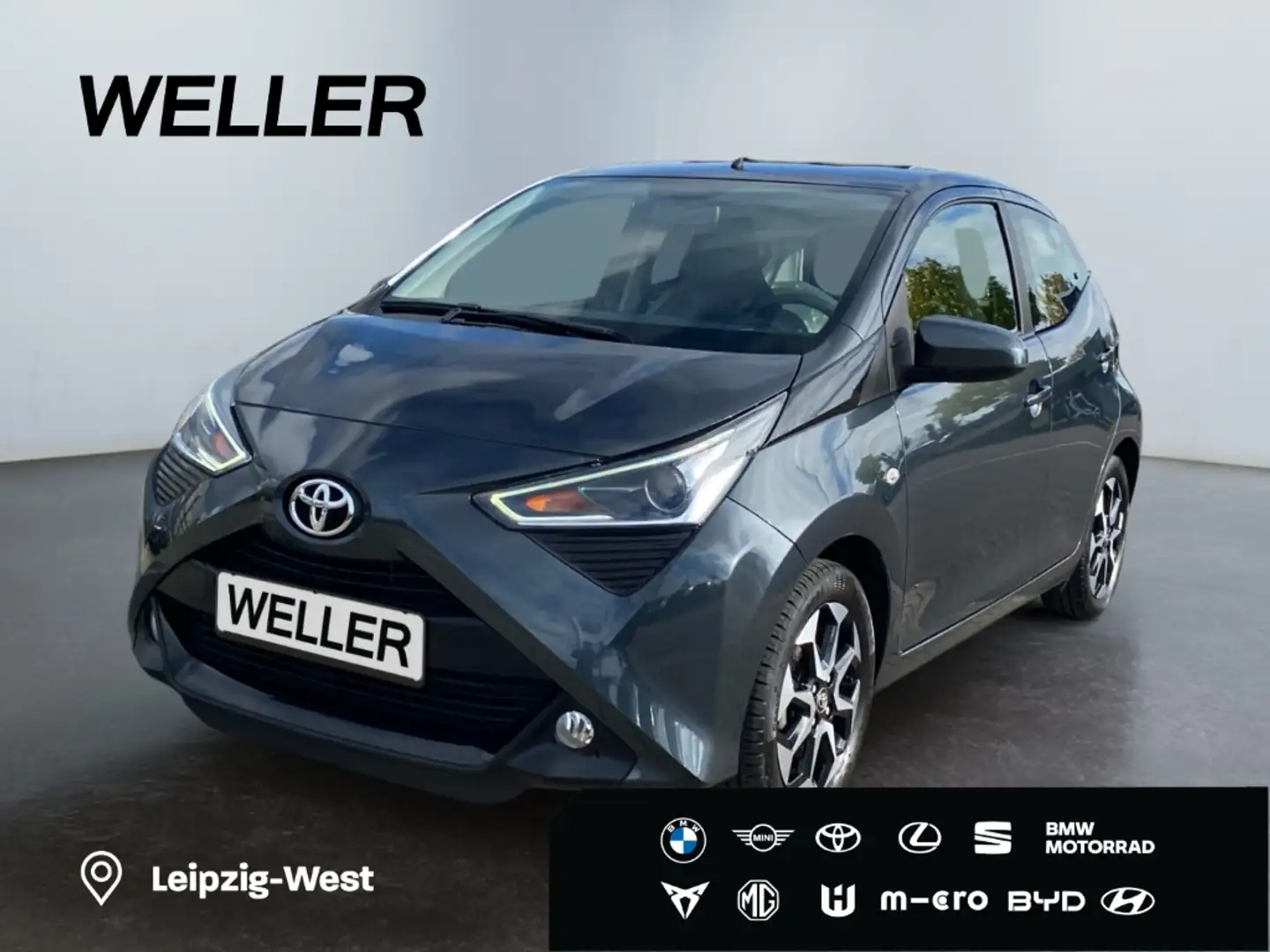 Toyota Aygo x-play club *CarPlay*Kamera*LMF*BT*Colorglas* Grau - 1