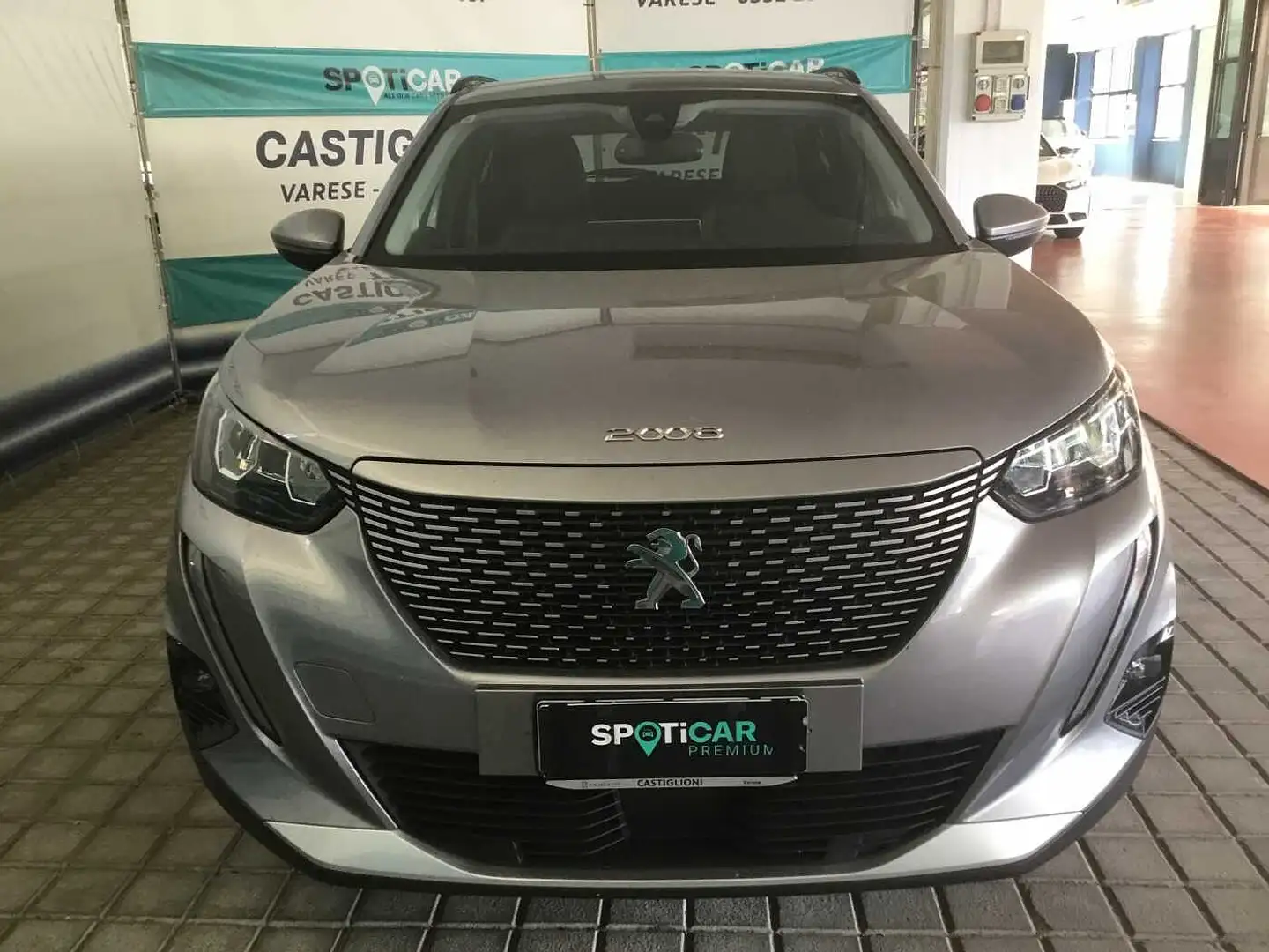 Peugeot 2008 Allure Pack motore elettrico 136 CV - Usata Grau - 2