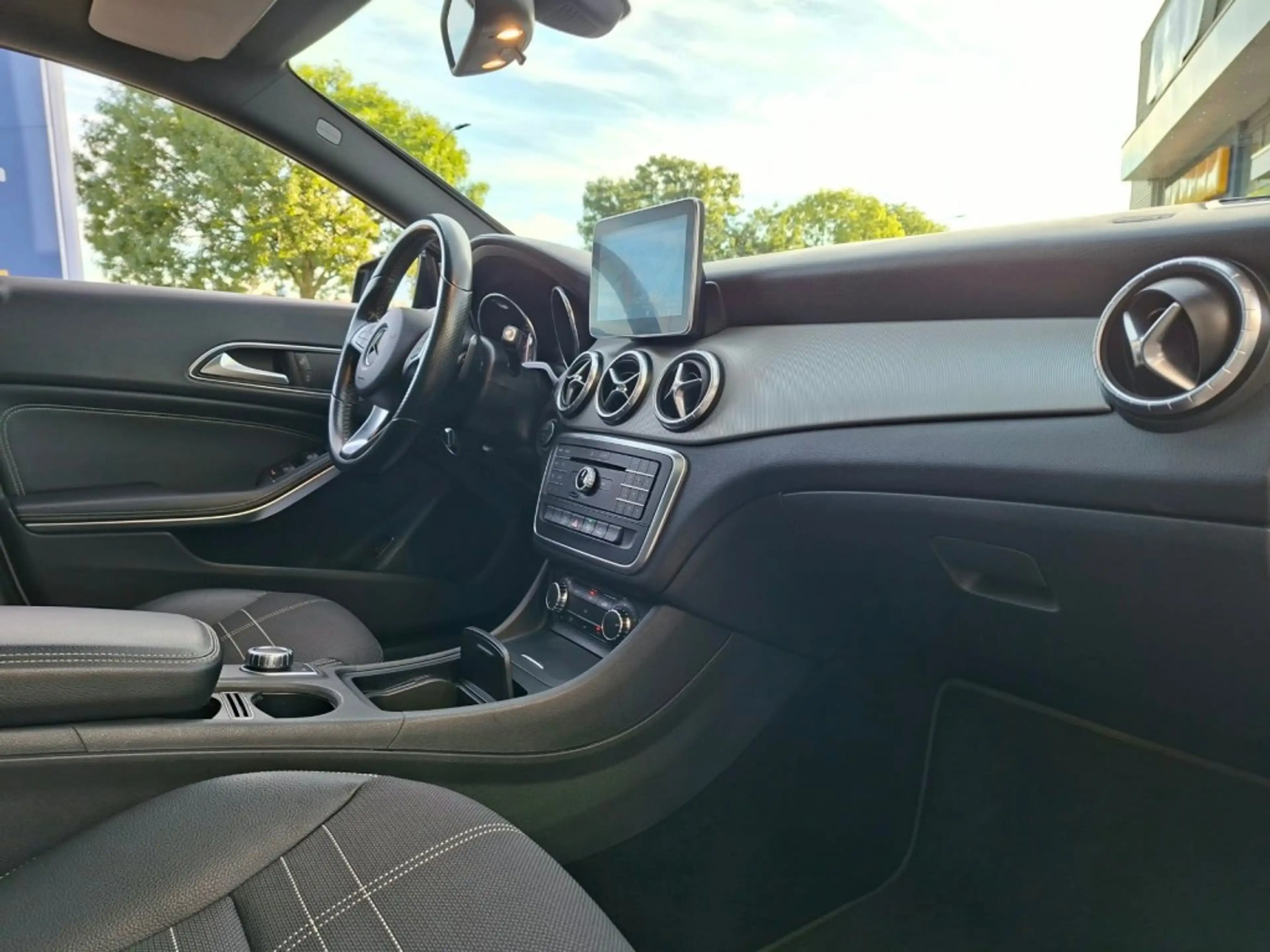 Mercedes-Benz CLA 180 180 AMBITION AUTOMAAT NAVI PANORAMADAK PDC LMV — photo 6