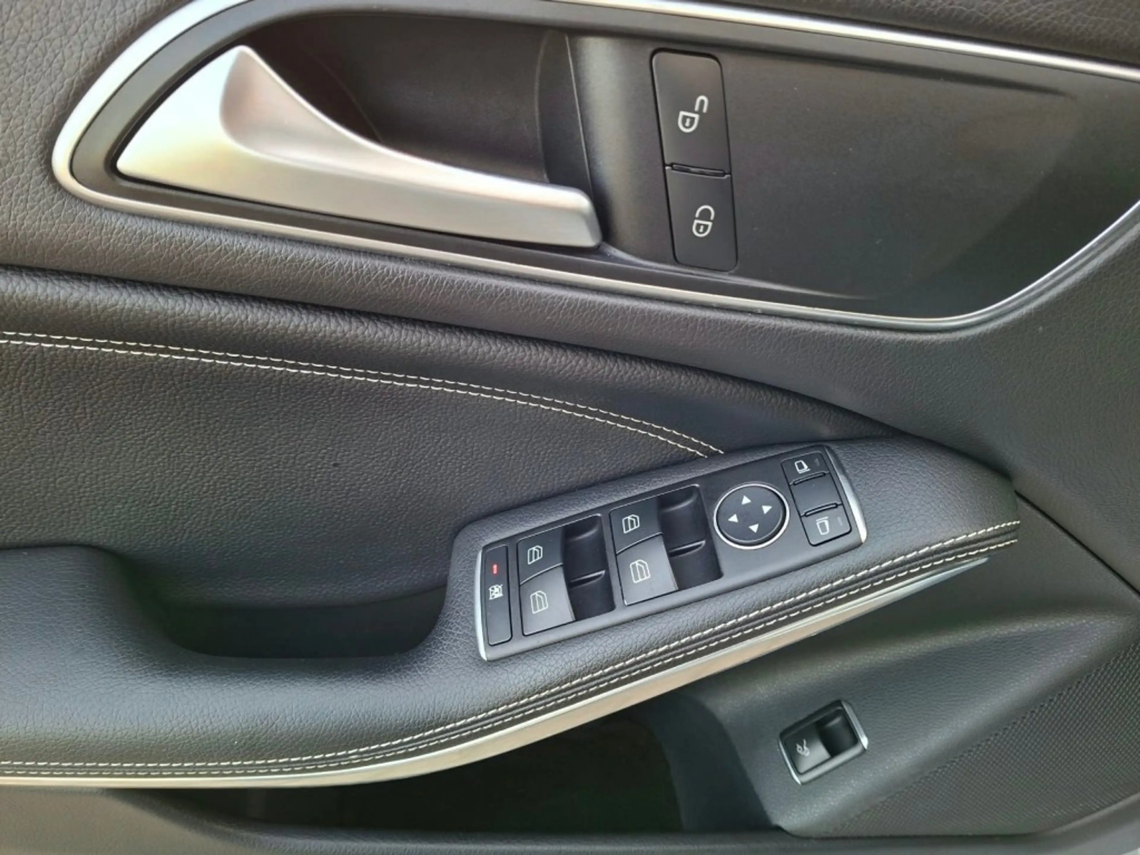 Mercedes-Benz CLA 180 180 AMBITION AUTOMAAT NAVI PANORAMADAK PDC LMV — photo 19