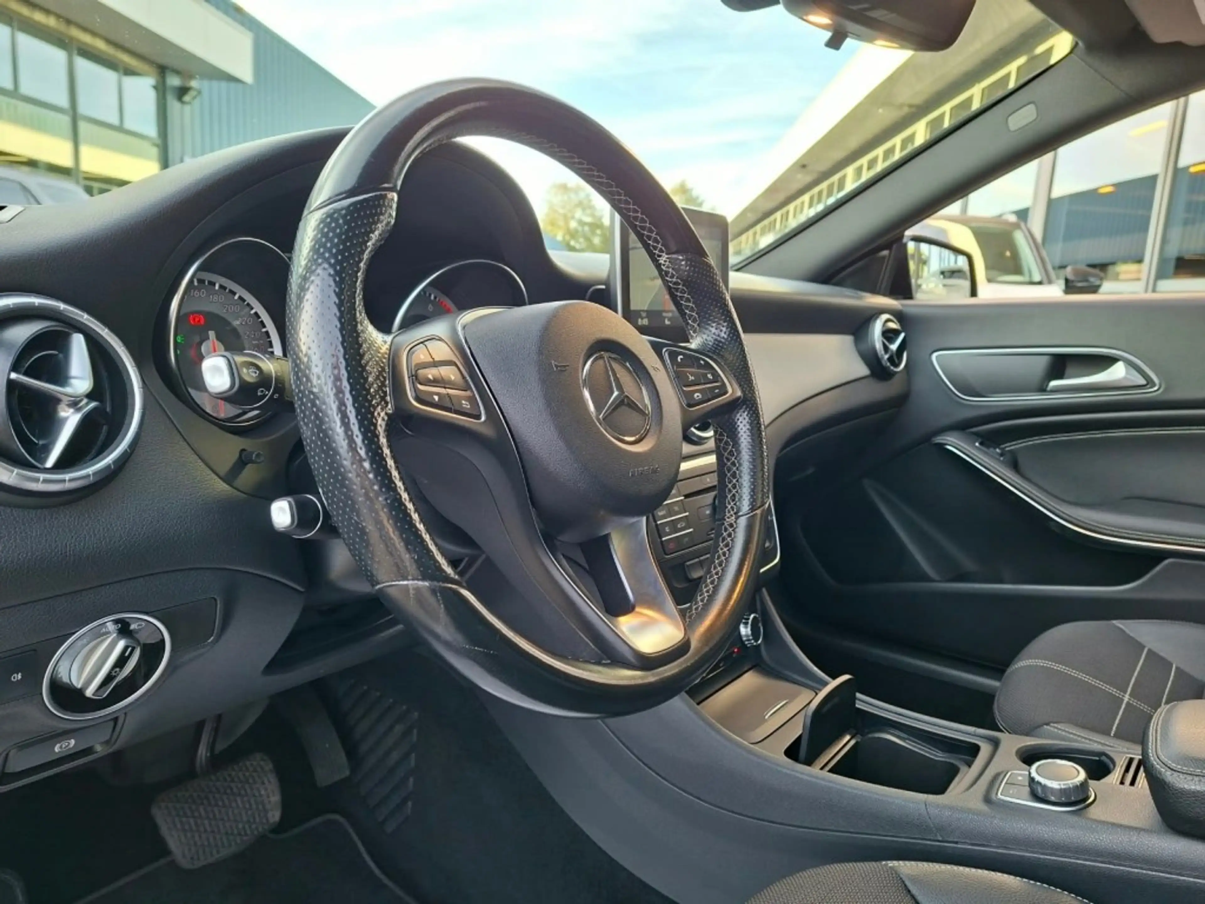 Mercedes-Benz CLA 180 180 AMBITION AUTOMAAT NAVI PANORAMADAK PDC LMV — photo 10