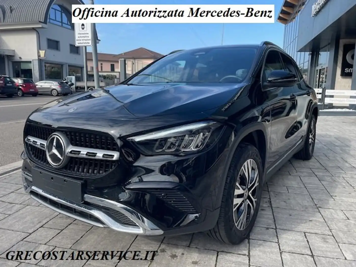 Mercedes-Benz GLA 180 Progressive Advanced Automatic MILD-HYBRID Noir - 1