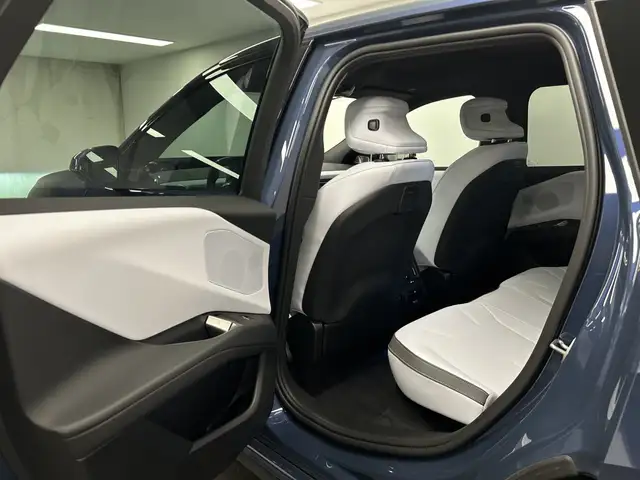 BMW Ix3 view 13