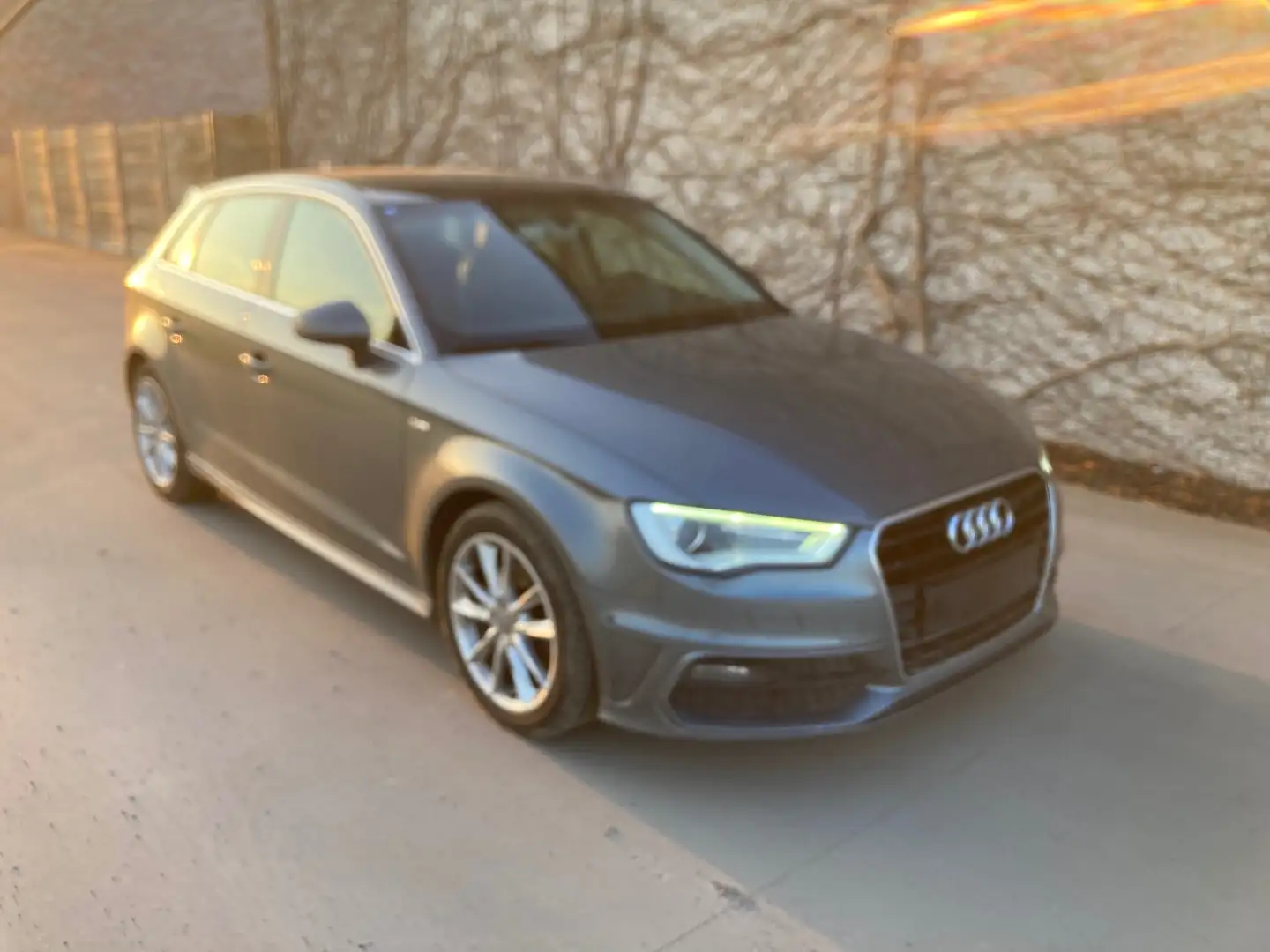 Audi A3 Sportback 1.4 TFSI Ultra Ambition c.o.d. Gris - 1