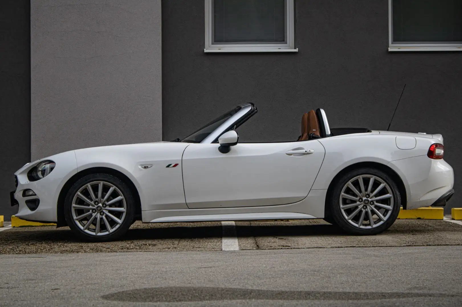 Fiat 124 Spider 1.4 MultiAir Turbo Lusso Weiß - 2