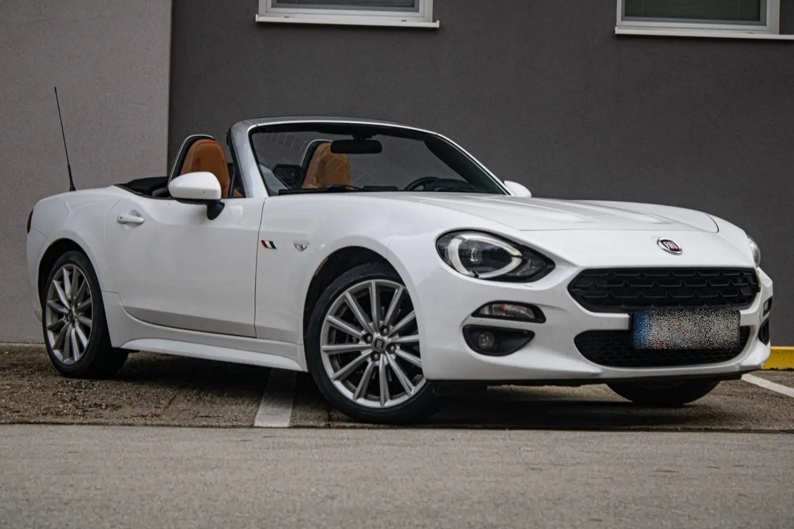 Fiat 124 Spider 1.4 MultiAir Turbo Lusso Weiß - 1