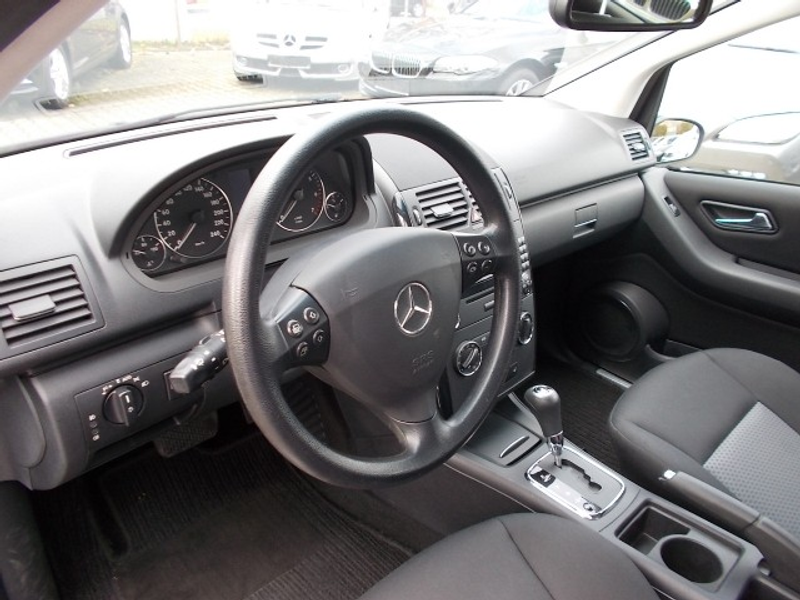 Mercedes-Benz A 150 Xenon, PDC, Sitzheiz., Allwetterreifen — photo 14
