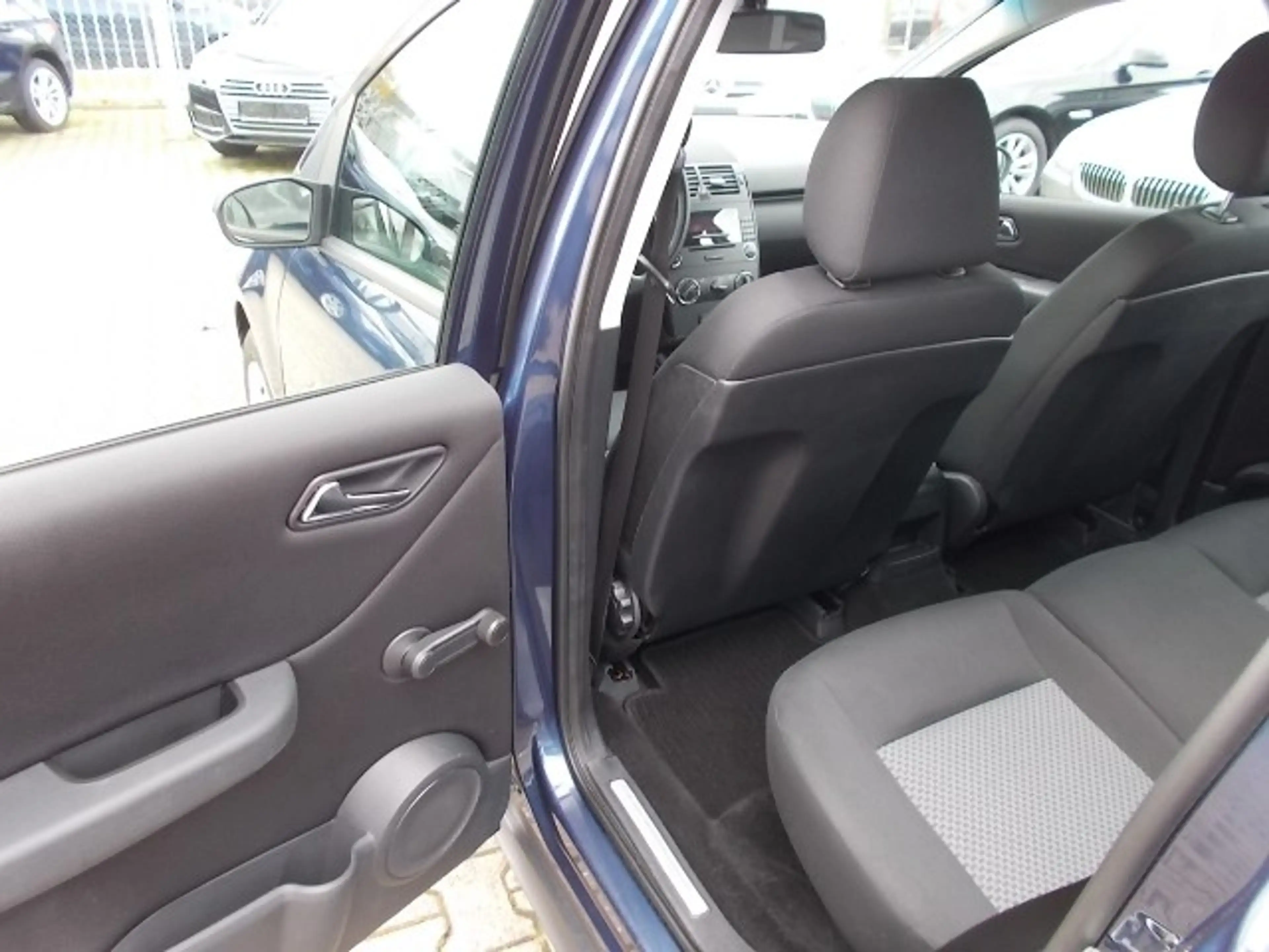 Mercedes-Benz A 150 Xenon, PDC, Sitzheiz., Allwetterreifen — photo 12