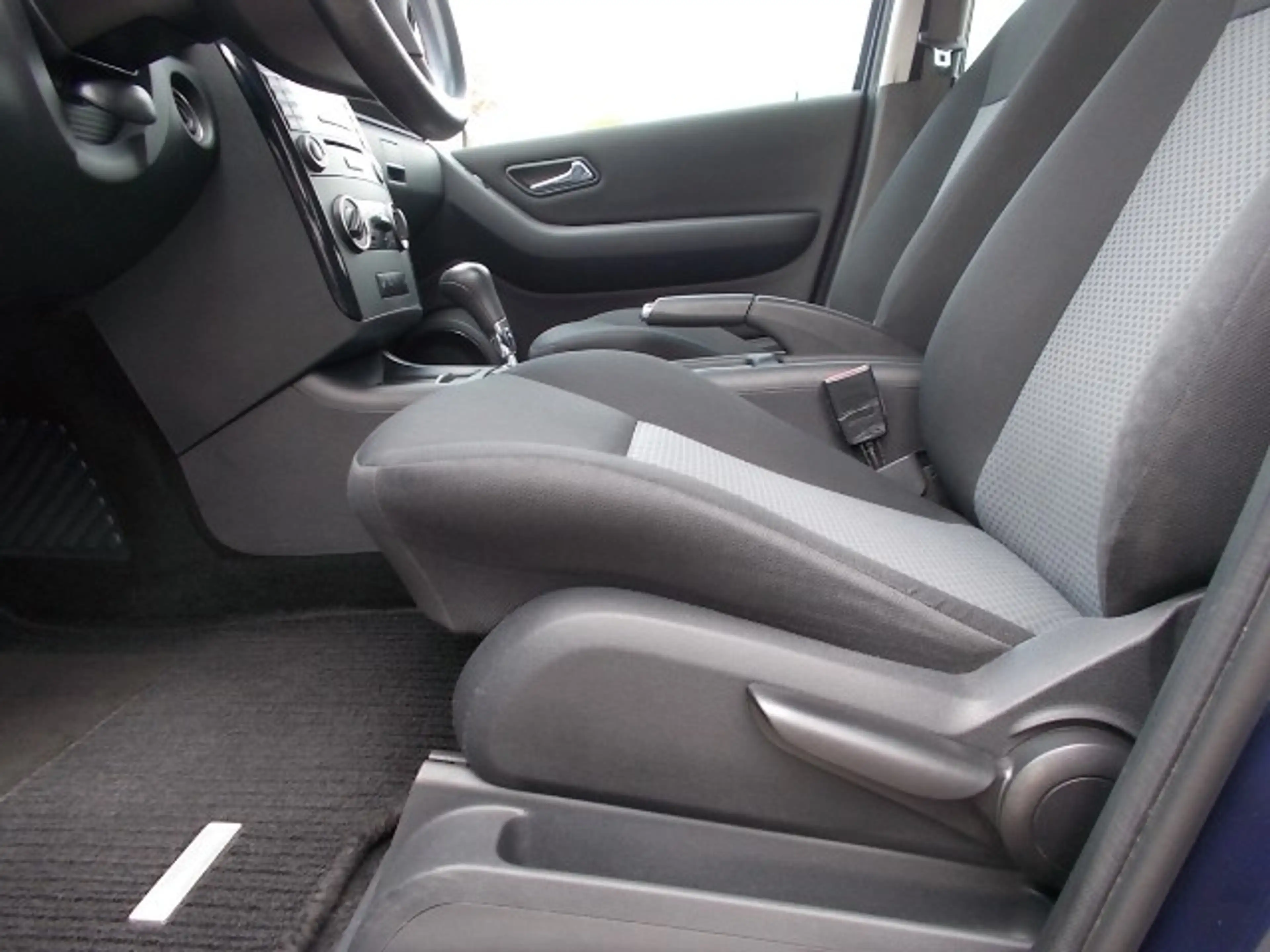 Mercedes-Benz A 150 Xenon, PDC, Sitzheiz., Allwetterreifen — photo 15