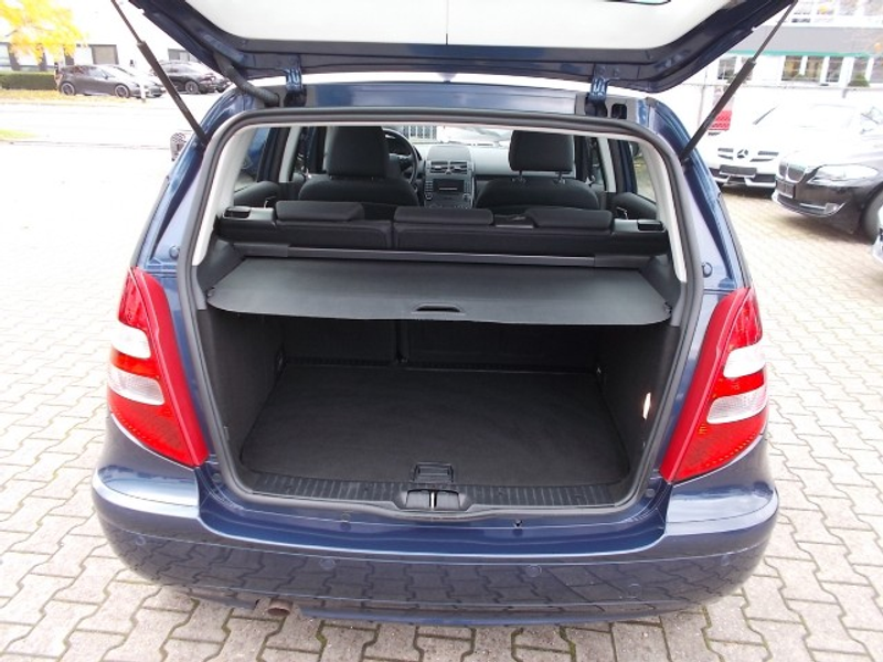 Mercedes-Benz A 150 Xenon, PDC, Sitzheiz., Allwetterreifen — photo 11