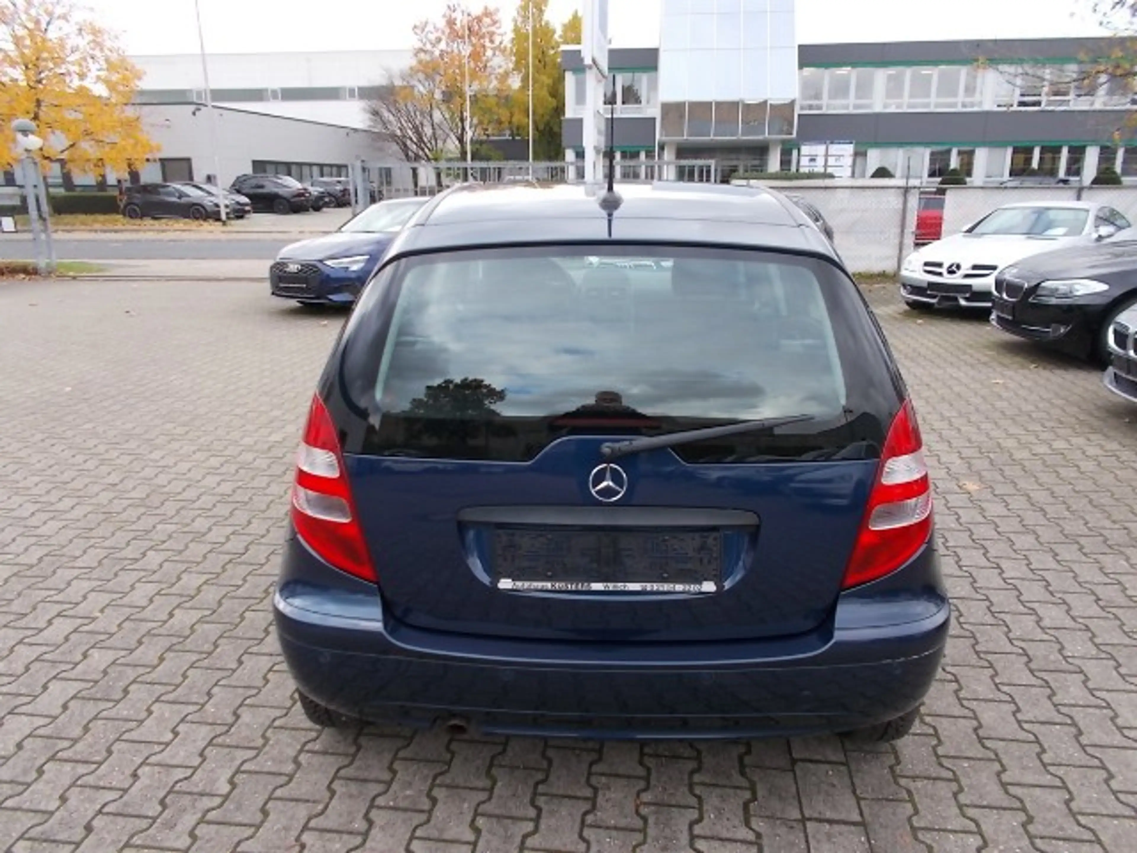 Mercedes-Benz A 150 Xenon, PDC, Sitzheiz., Allwetterreifen — photo 6