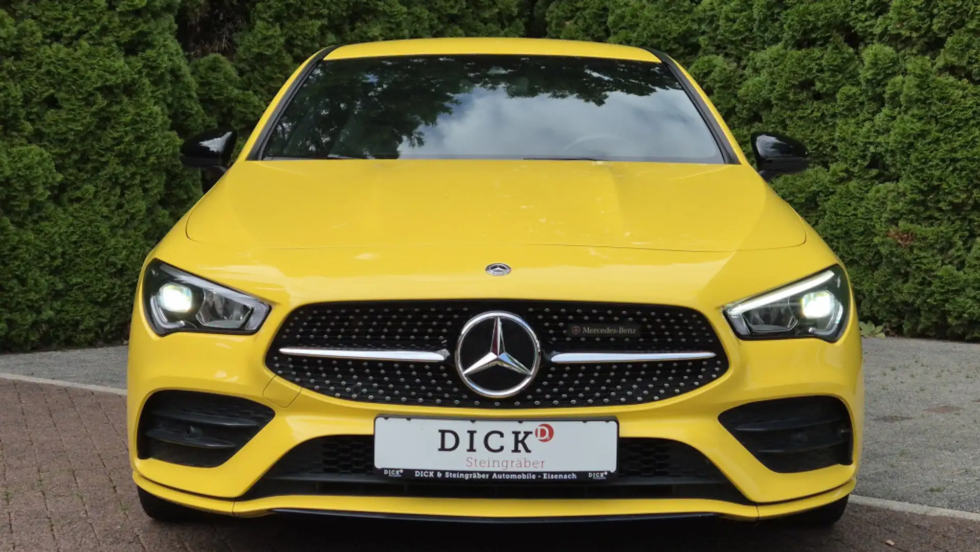 Mercedes-Benz CLA 220 SB AMG LINE NIGHT+LED+KAM+MBUX+SHZ+PARK Amarillo - 2