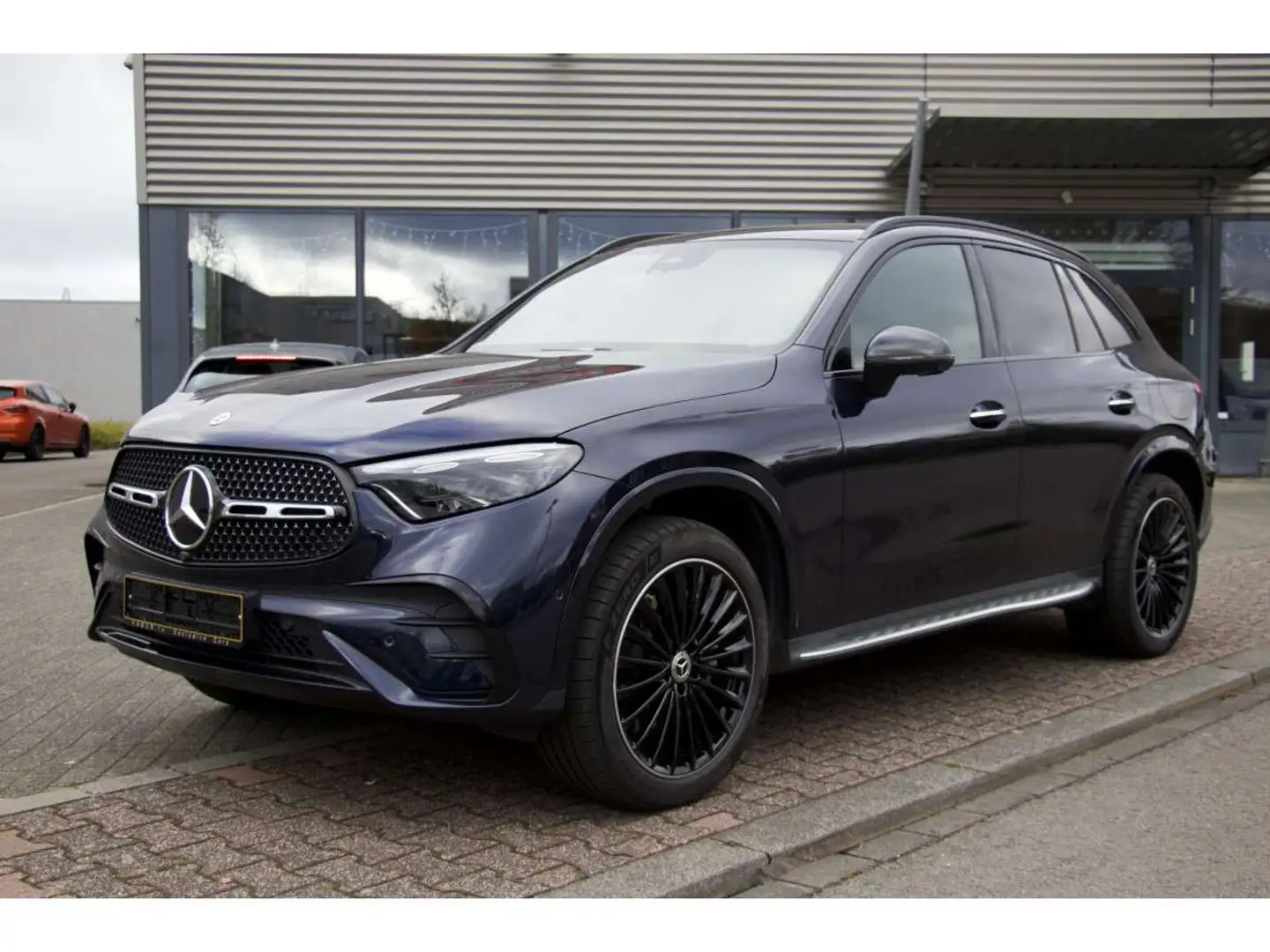 Mercedes-Benz GLC 300 e 4M AMG Premium DISTRO Pano 360 Burmester Bleu - 2