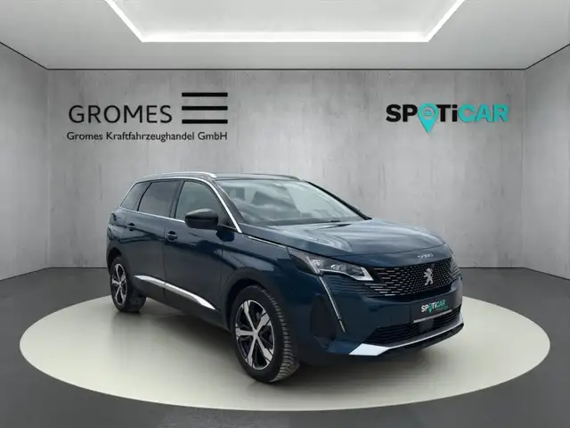 Peugeot 5008 main image