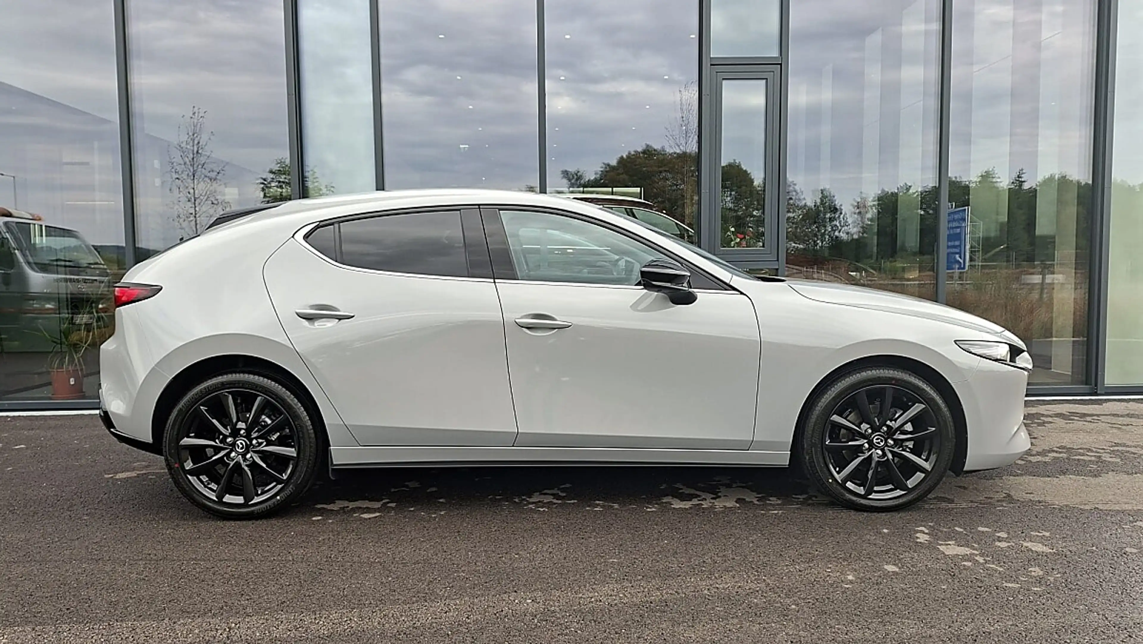 Mazda 3 Mazda 3 e-Skyactiv-G140 Homura Plus — photo 4
