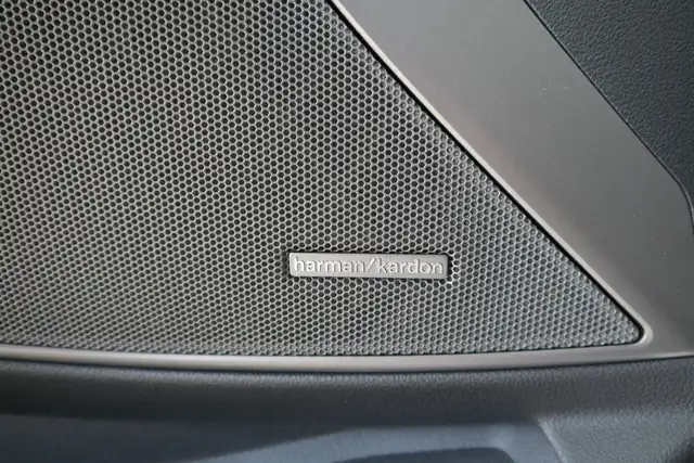 BMW 340 M340i xDrive *M-Paket Pro/AHK/Pano/Memorysitz/DA-Prof./360°/H&K Sound/M-Sitze* Ansicht 9