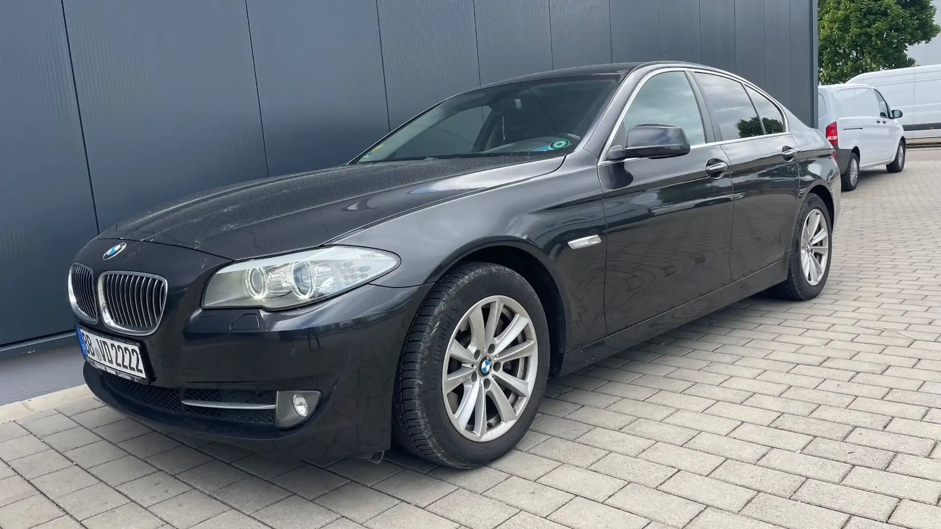 BMW 530 d A Modern-AUT-Volleder-Navi-TÜV Neu-Garantie Zwart - 1