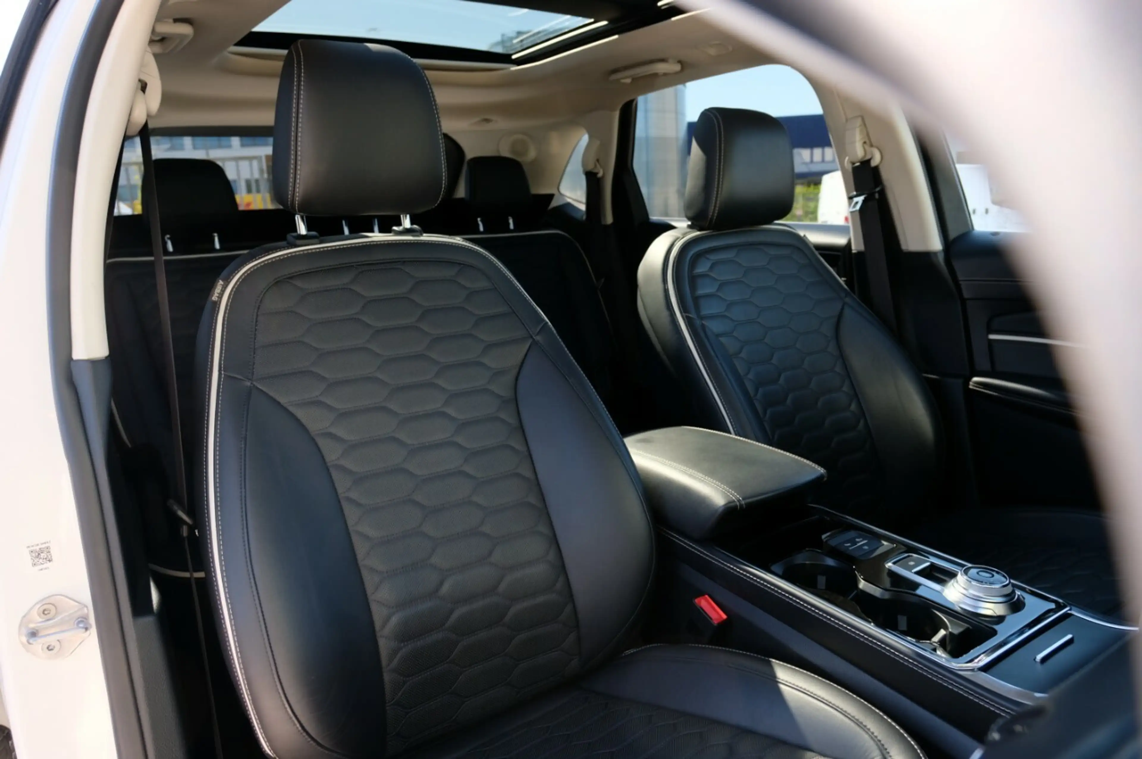 Ford Edge Vignale 4x4 Pano Standheizung — photo 11