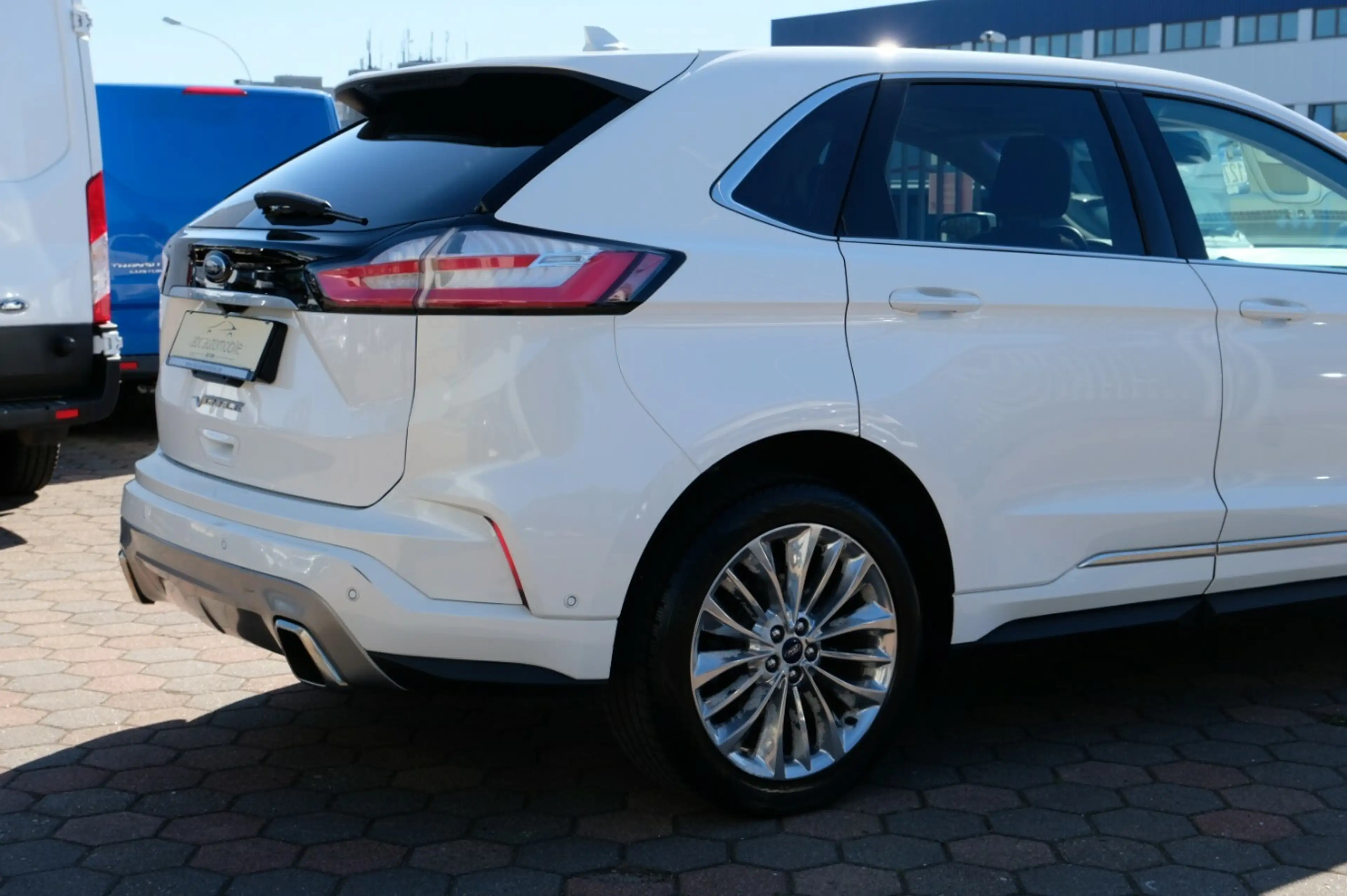 Ford Edge Vignale 4x4 Pano Standheizung — photo 4